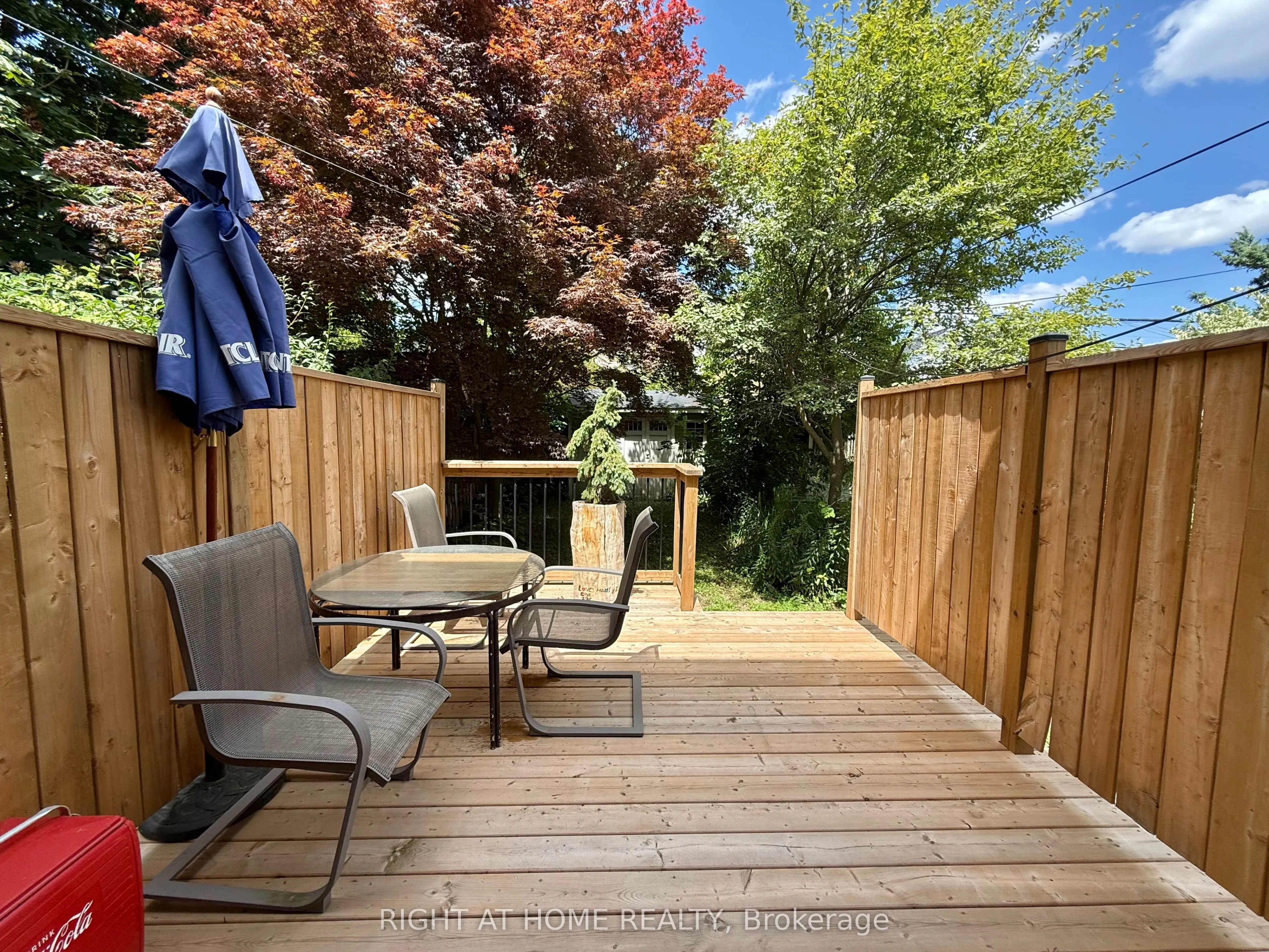 132 Queensdale Avenue