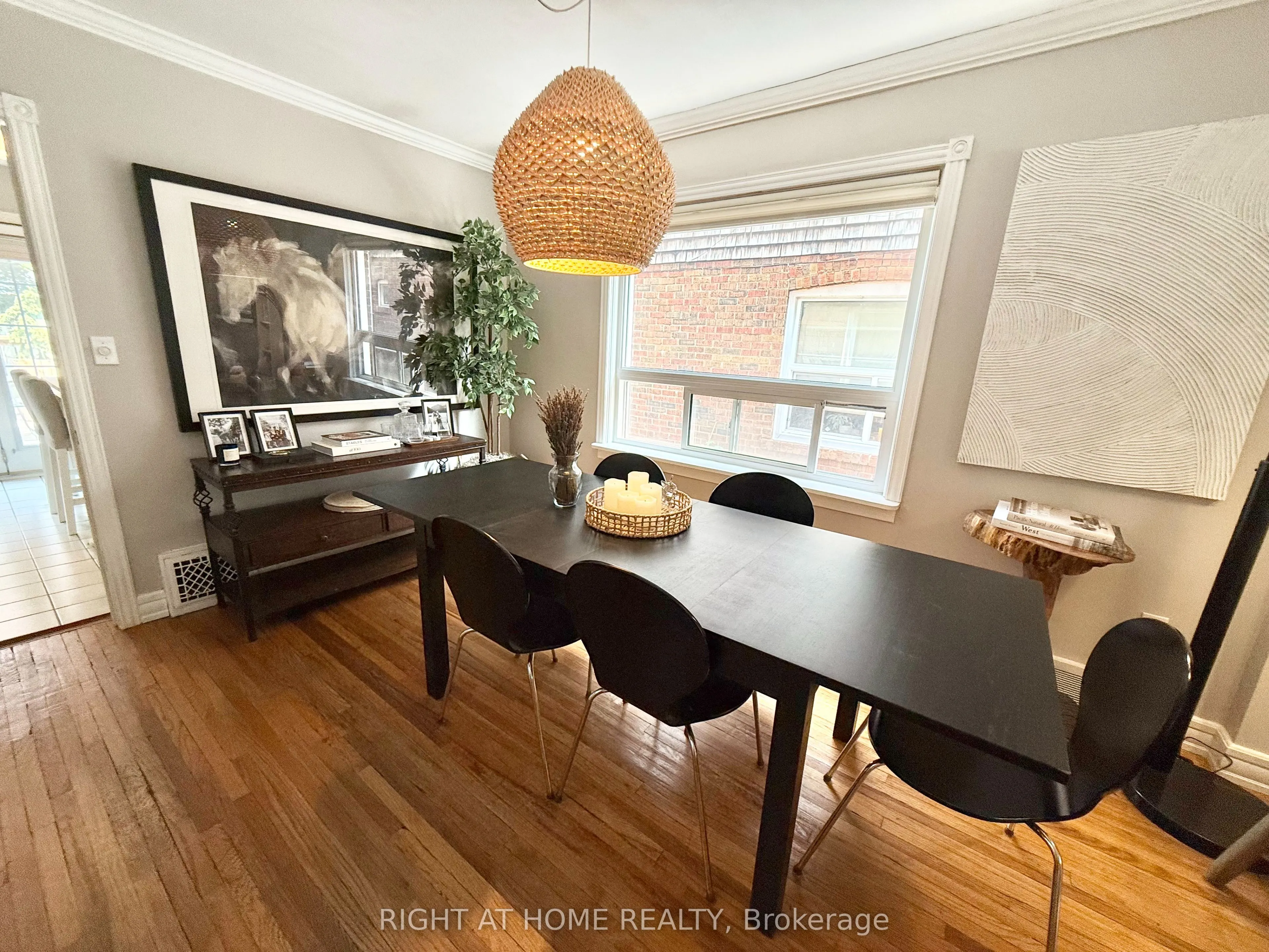 132 Queensdale Avenue