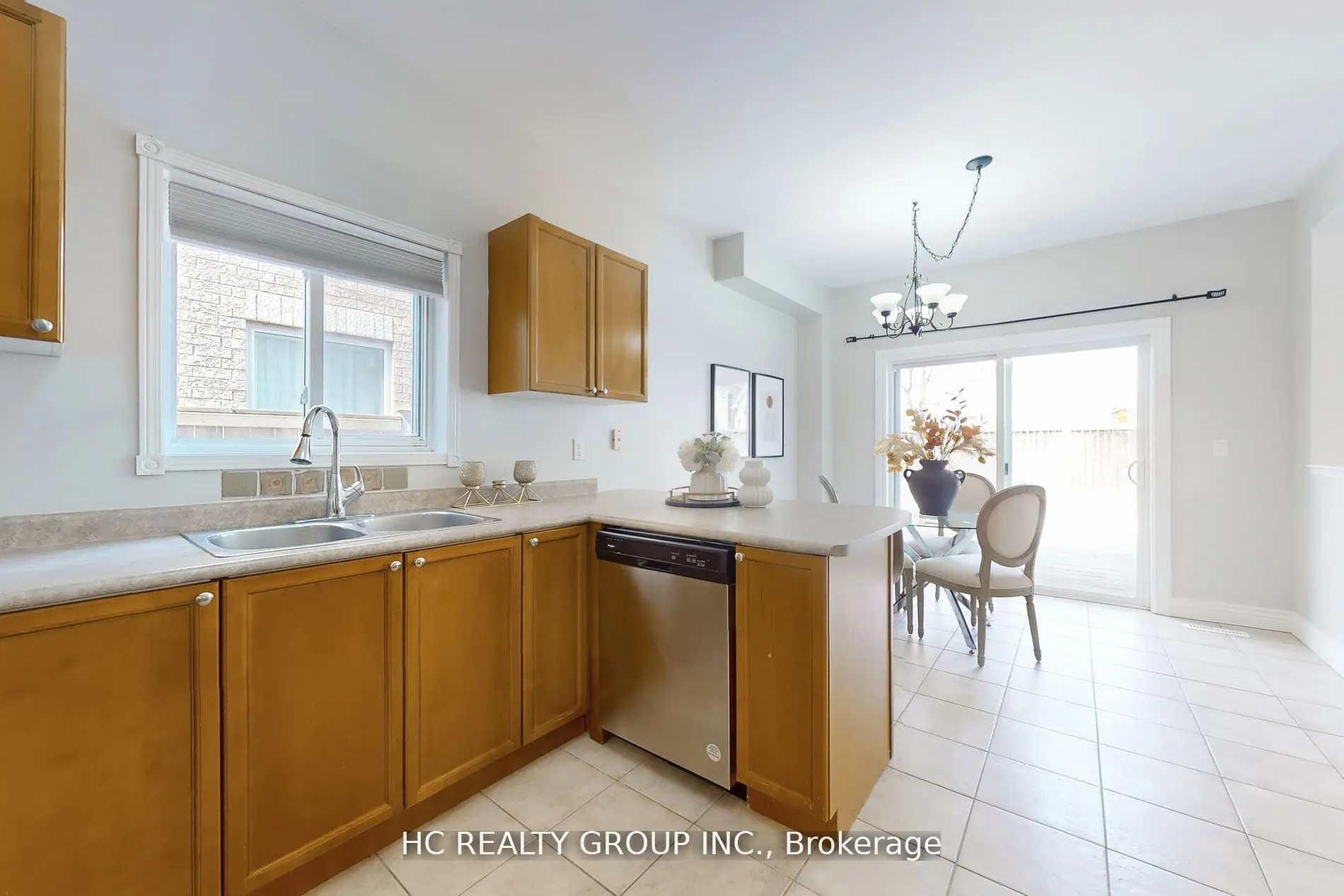 8 Beaumaris Crescent