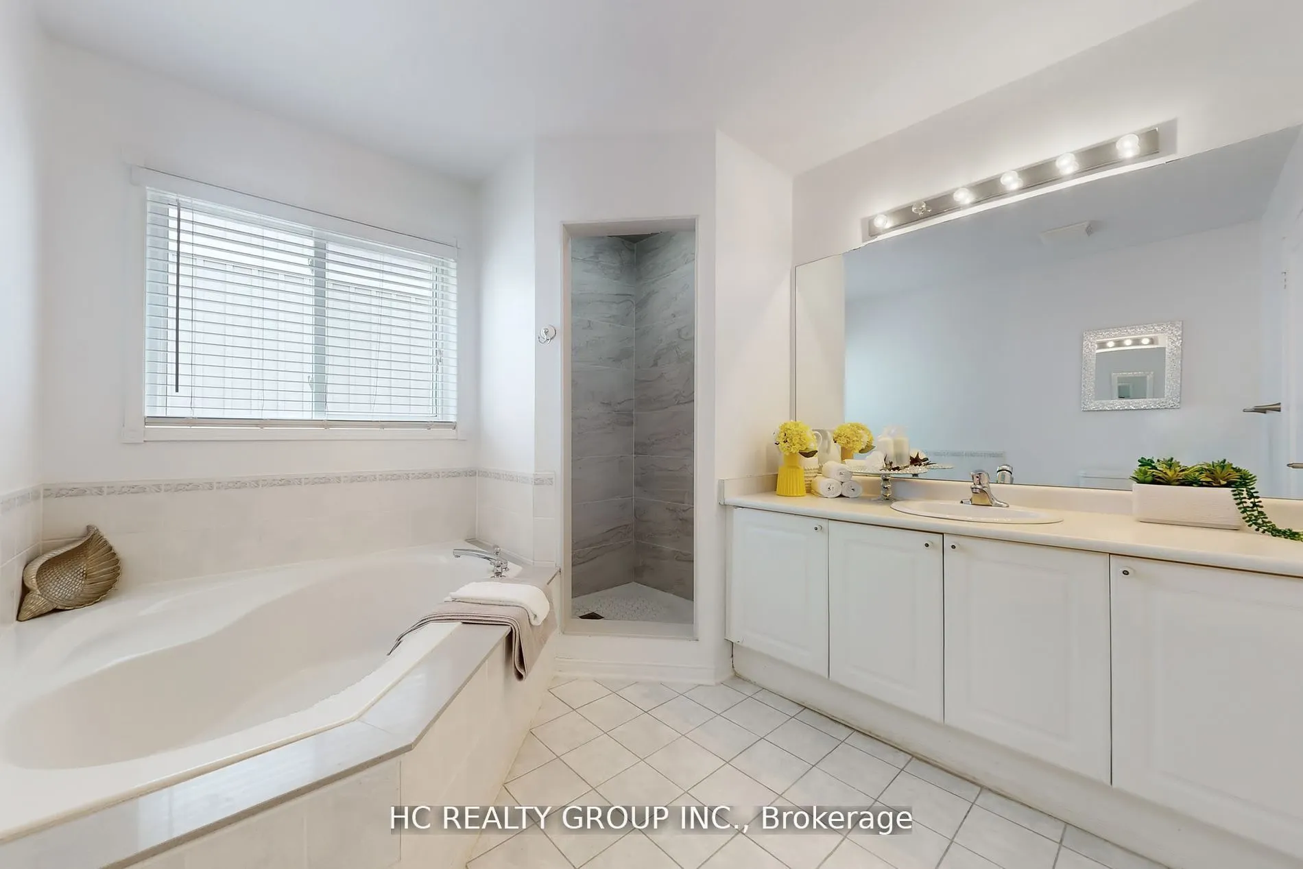 8 Beaumaris Crescent