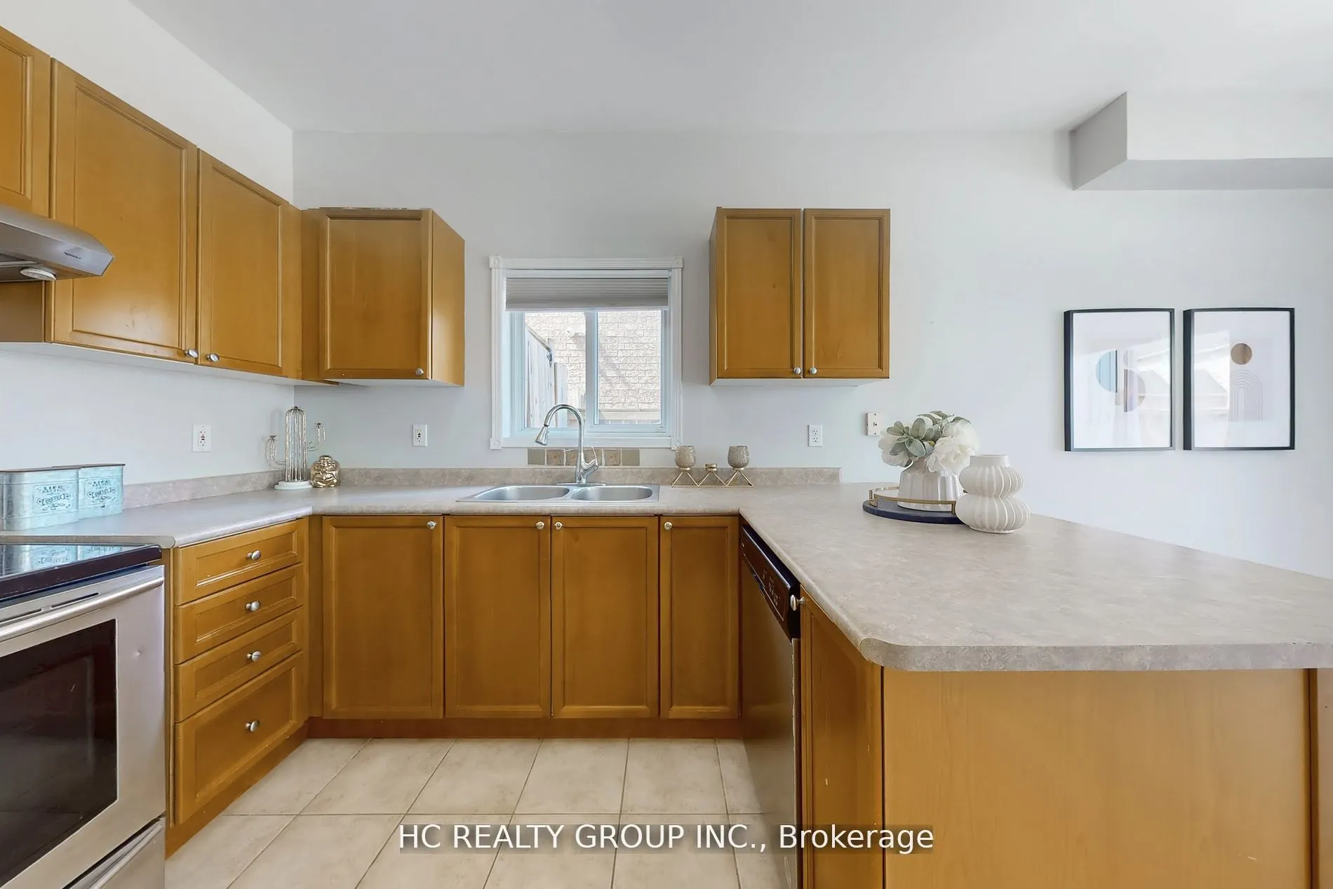 8 Beaumaris Crescent