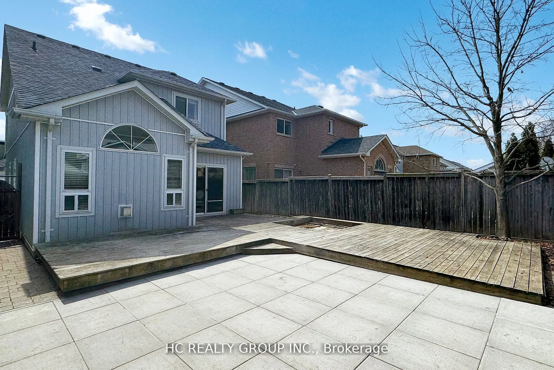 8 Beaumaris Crescent