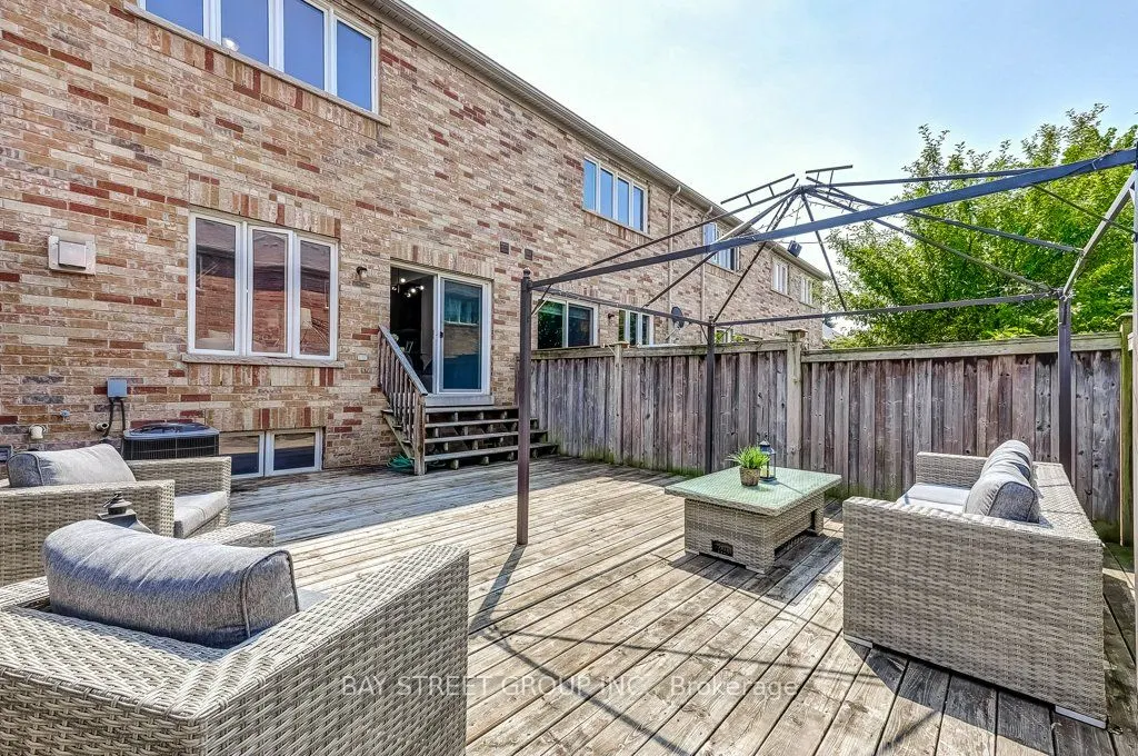 8 Edhouse Avenue