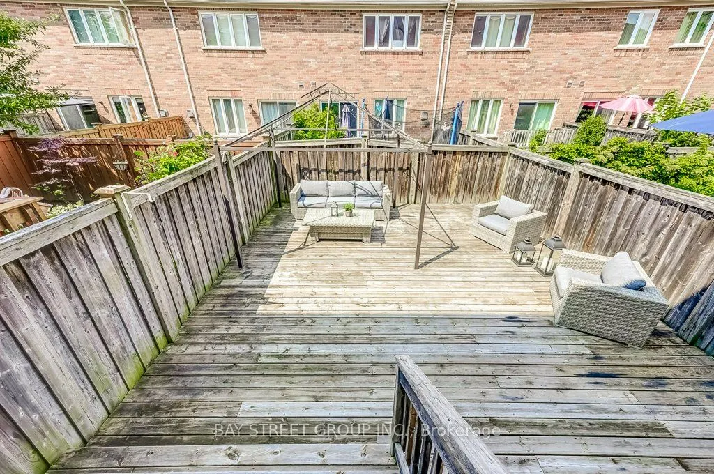 8 Edhouse Avenue