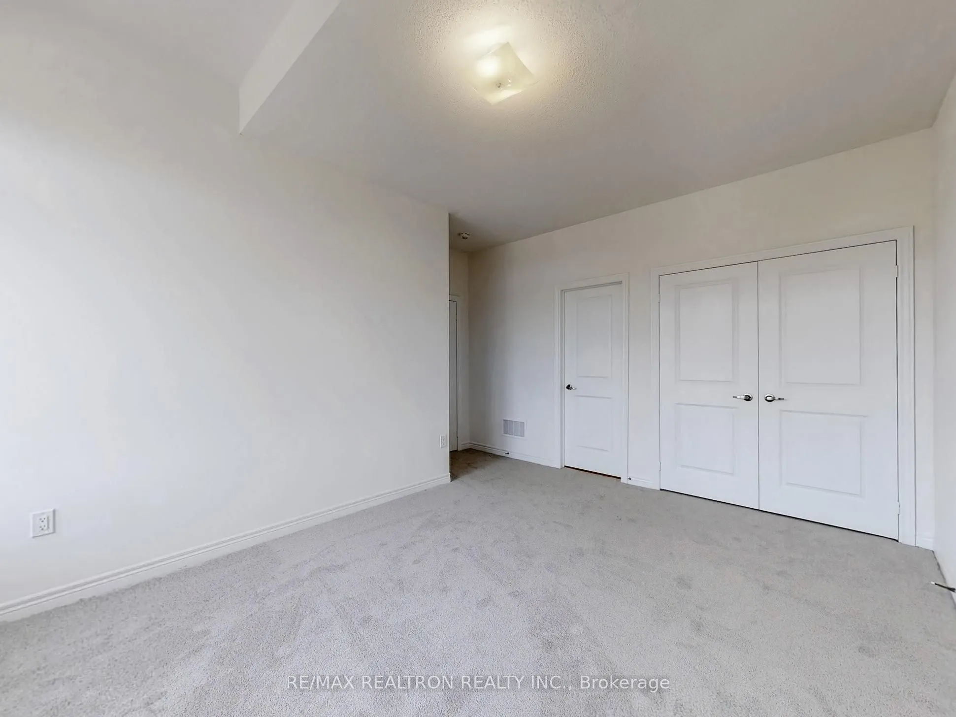 1260 Talisman Manor