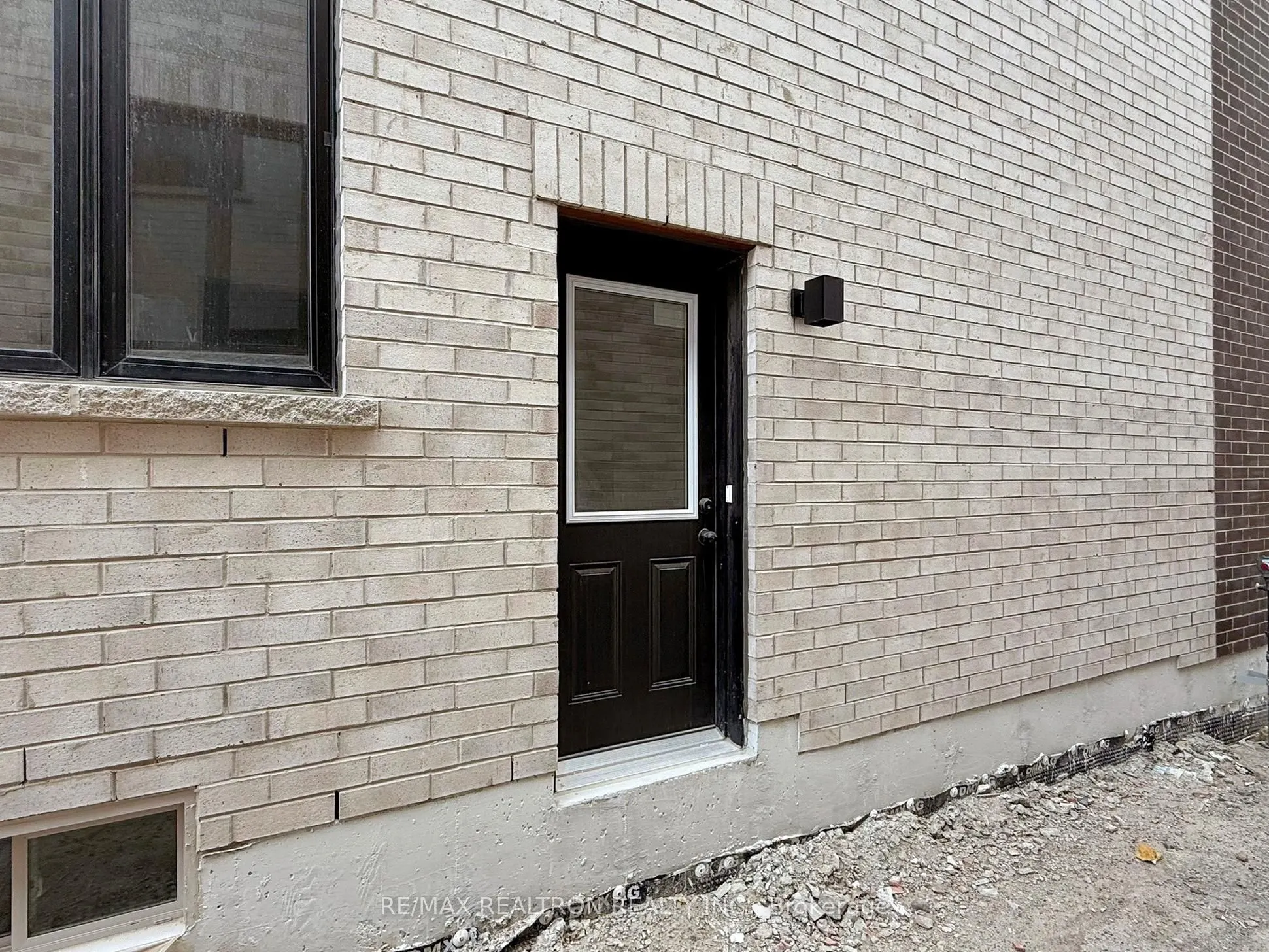 1260 Talisman Manor