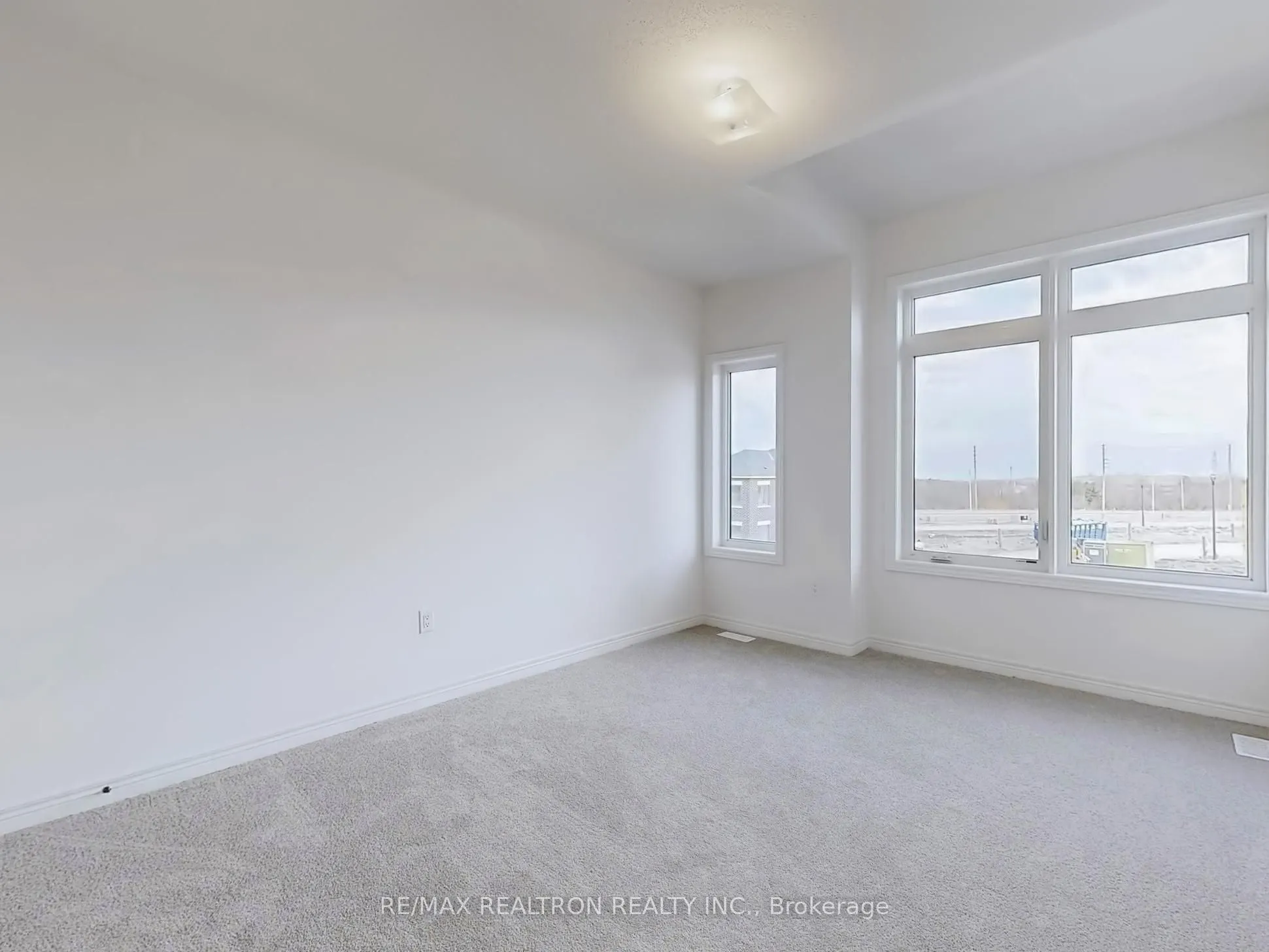 1260 Talisman Manor