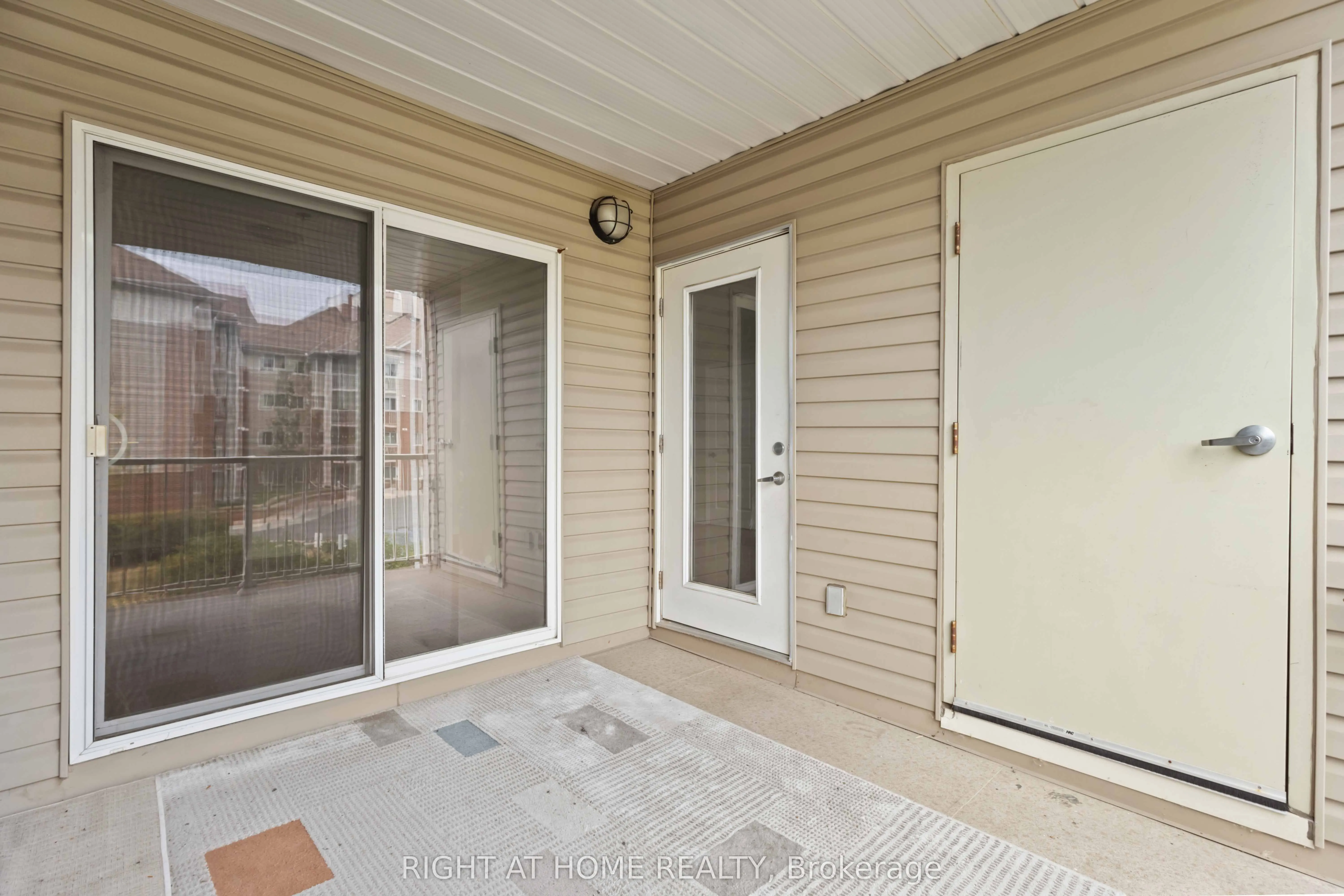 5235 Finch Avenue E, #202
