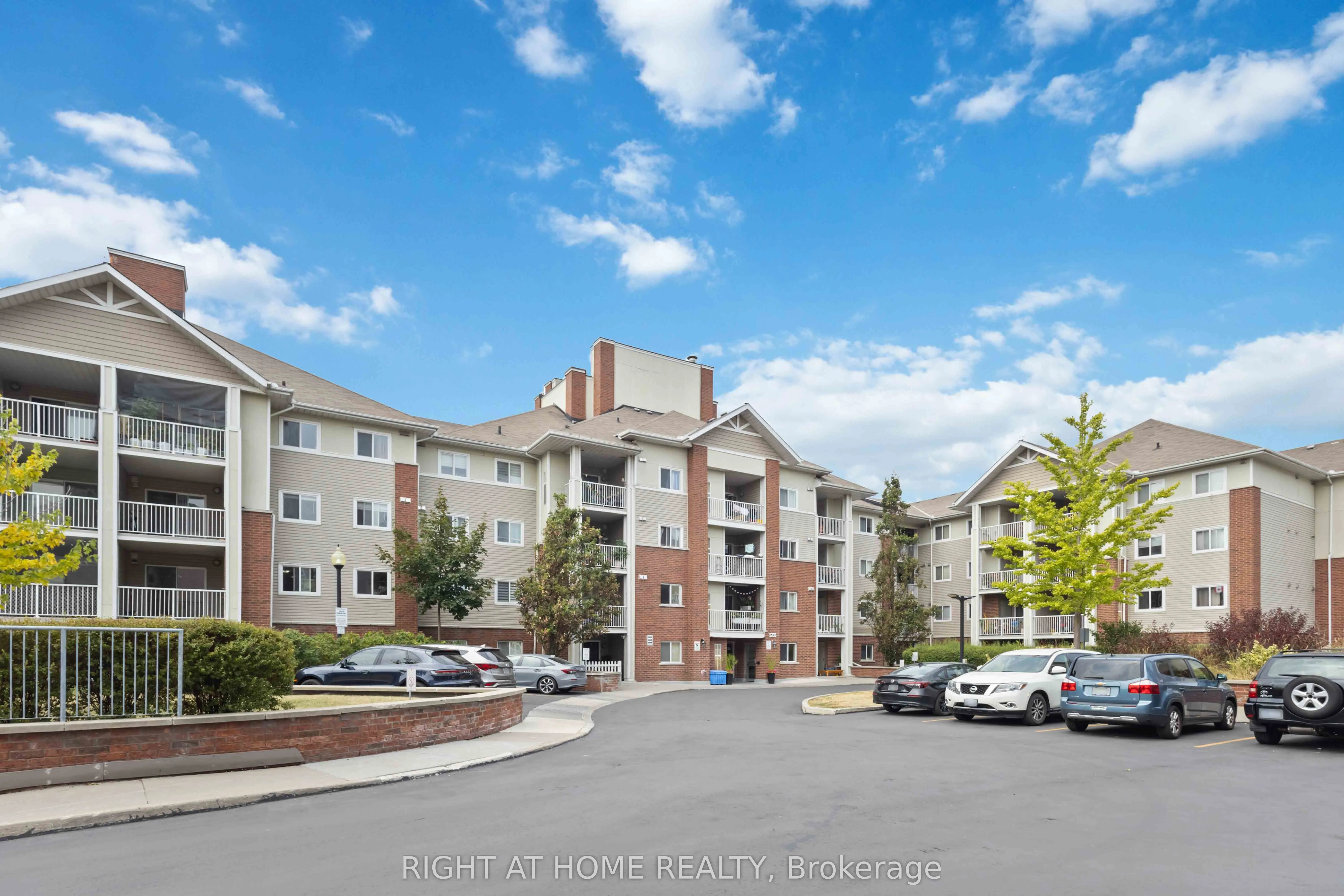 5235 Finch Avenue E, #202