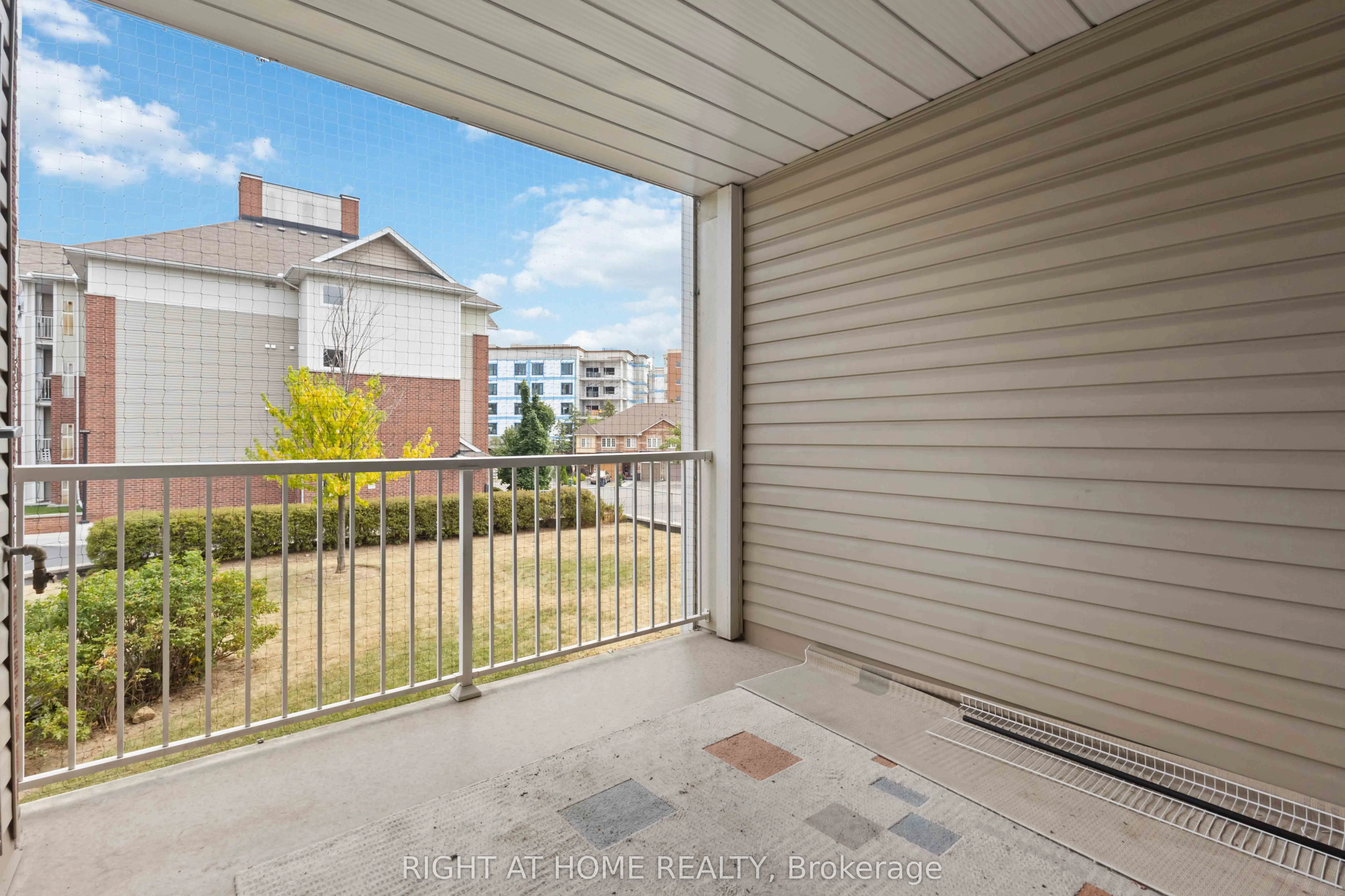5235 Finch Avenue E, #202