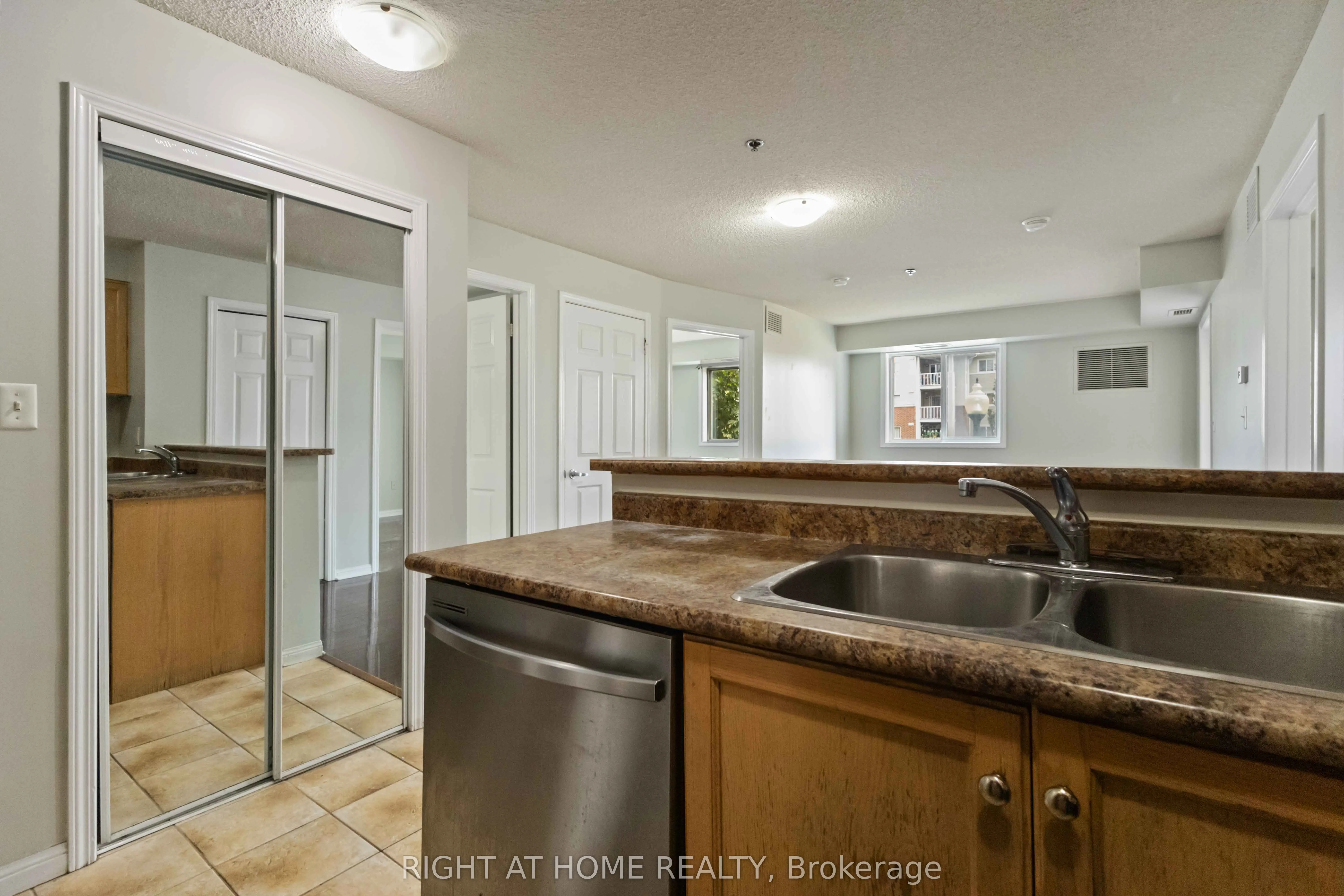5235 Finch Avenue E, #202