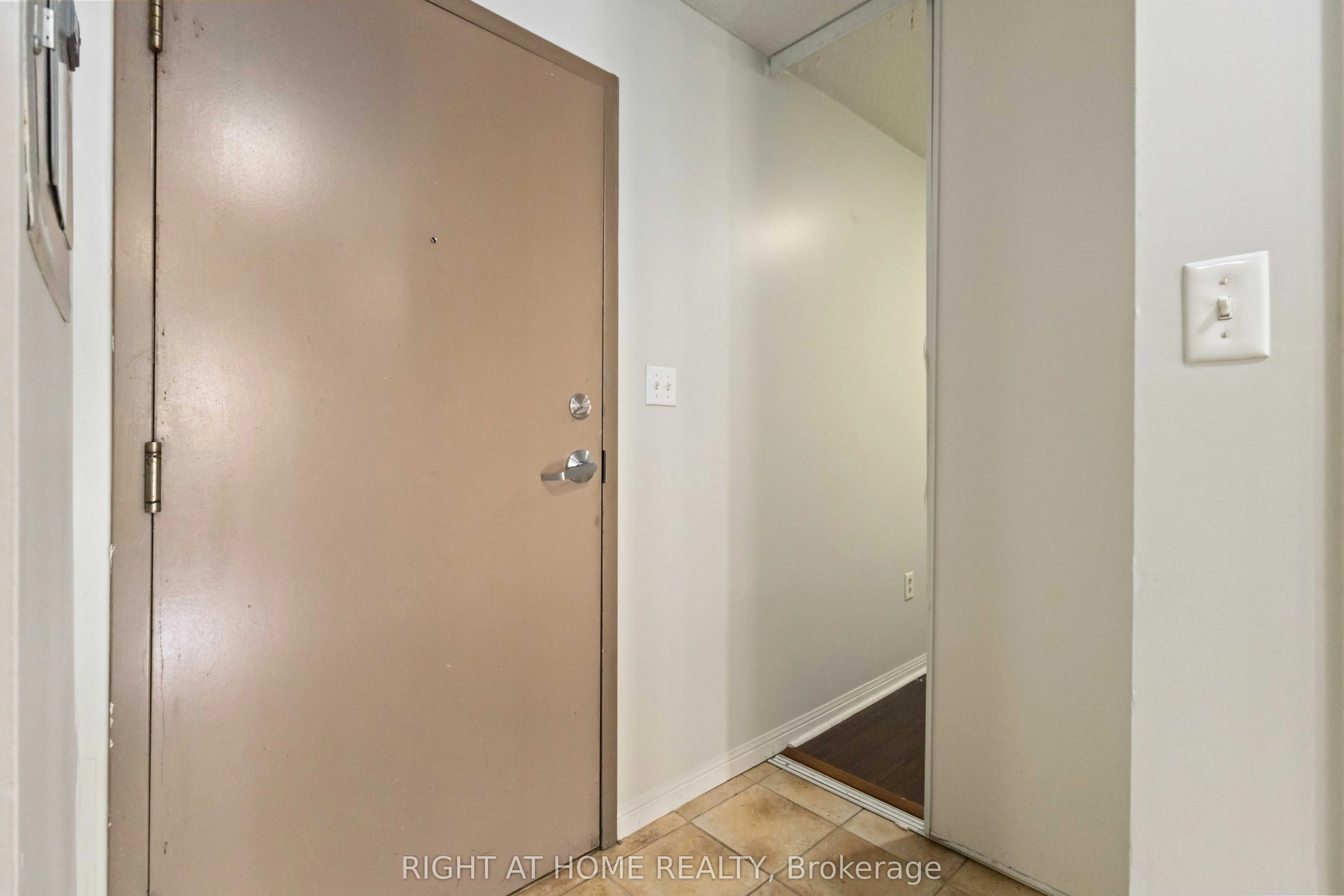 5235 Finch Avenue E, #202