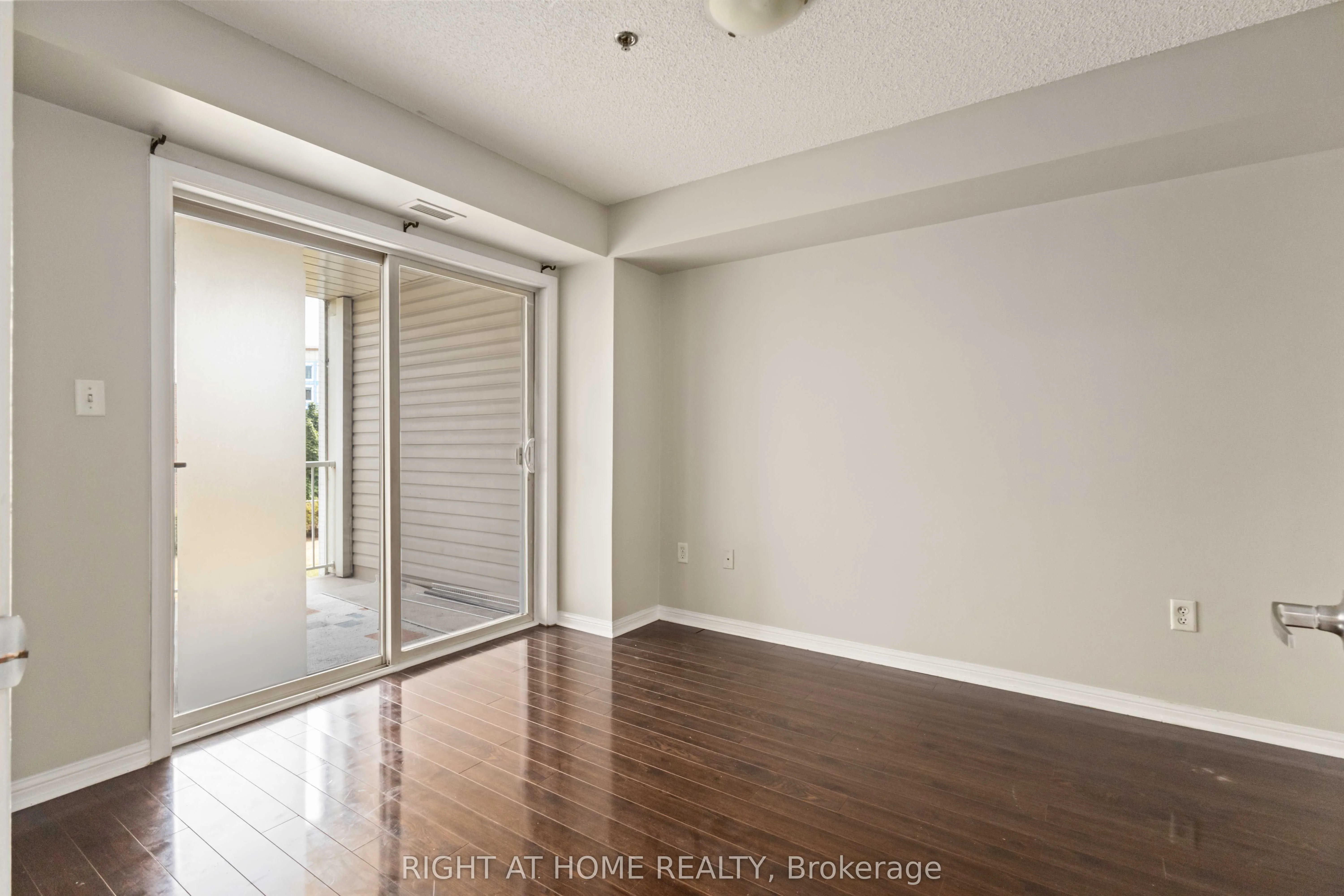 5235 Finch Avenue E, #202