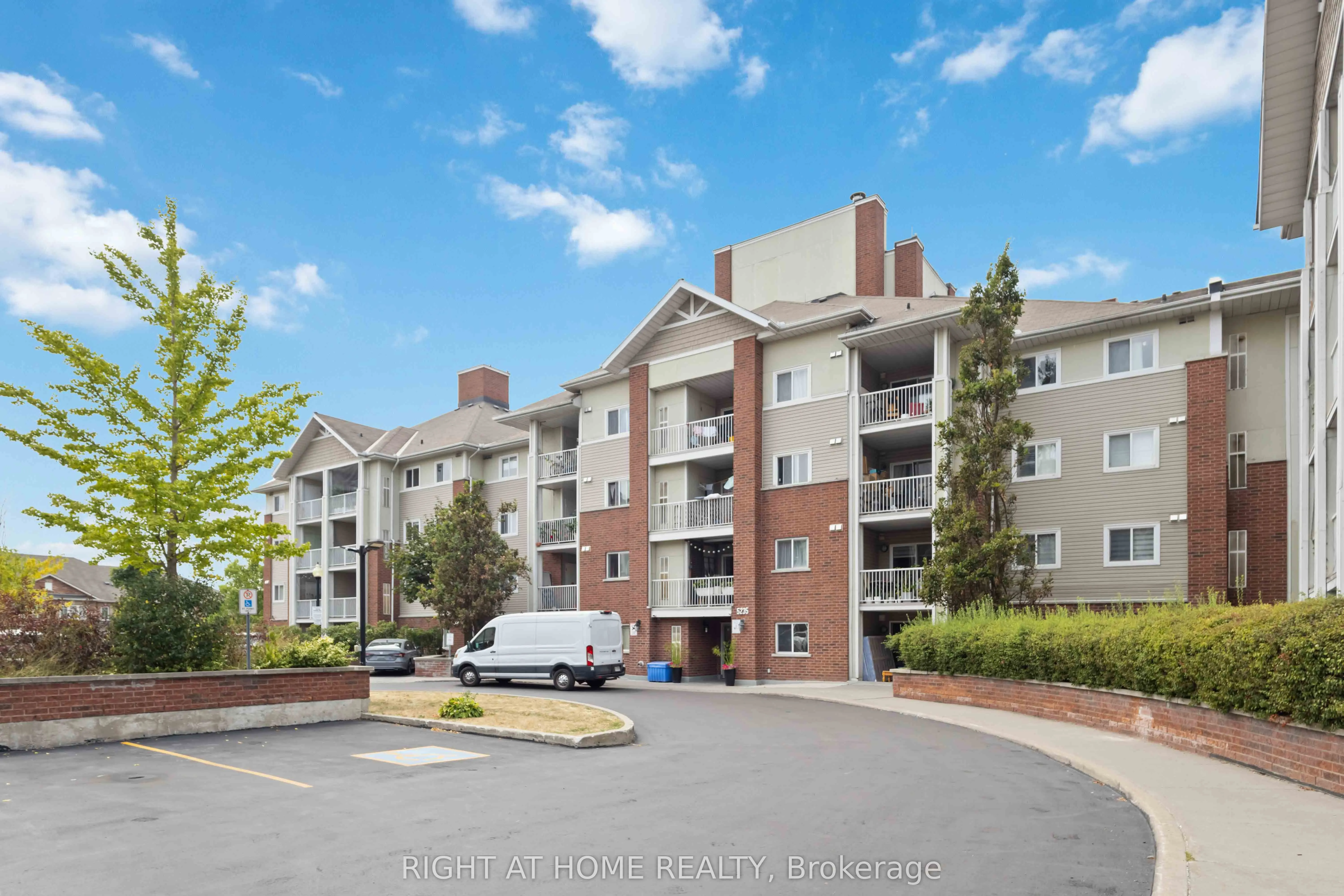 5235 Finch Avenue E, #202