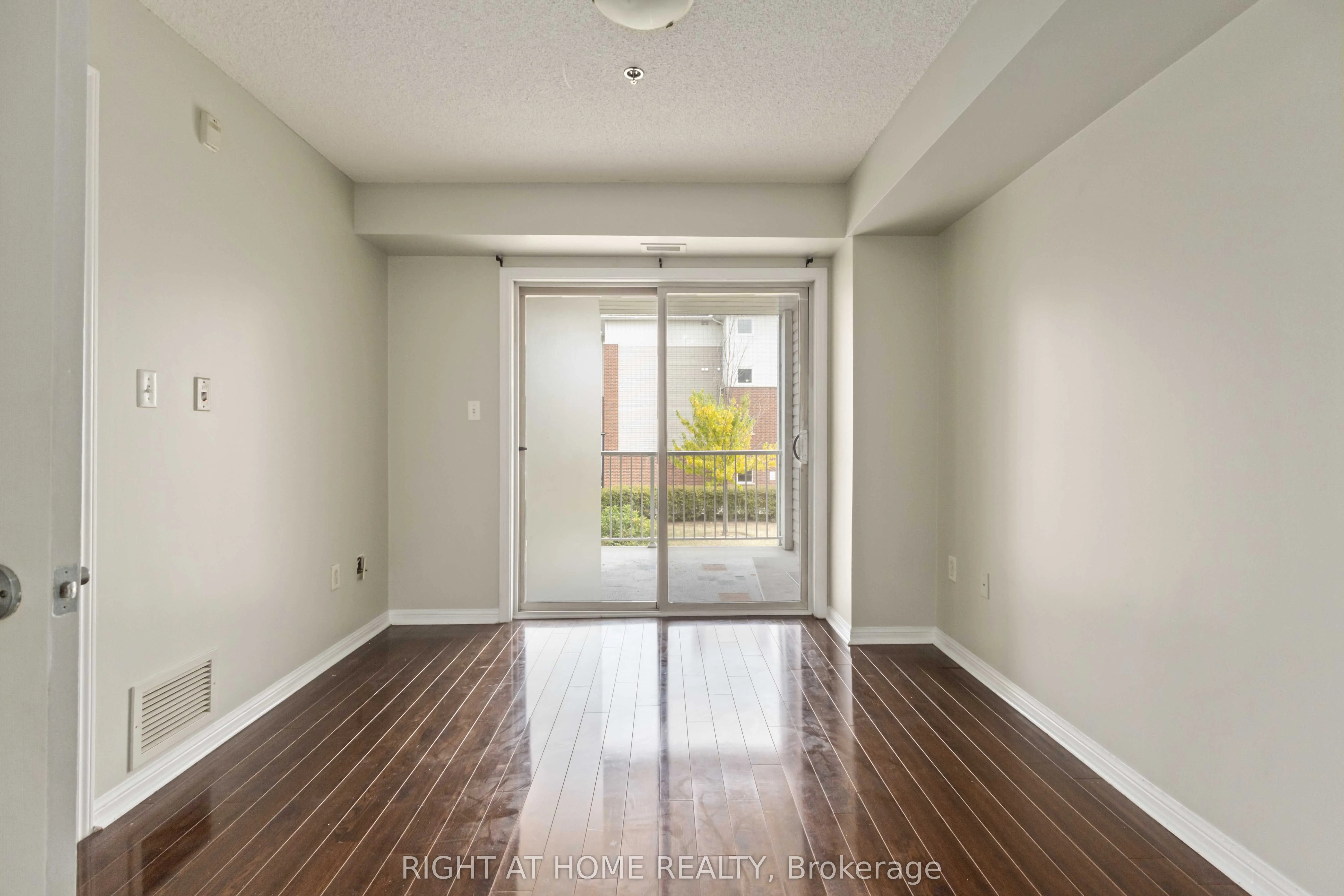 5235 Finch Avenue E, #202