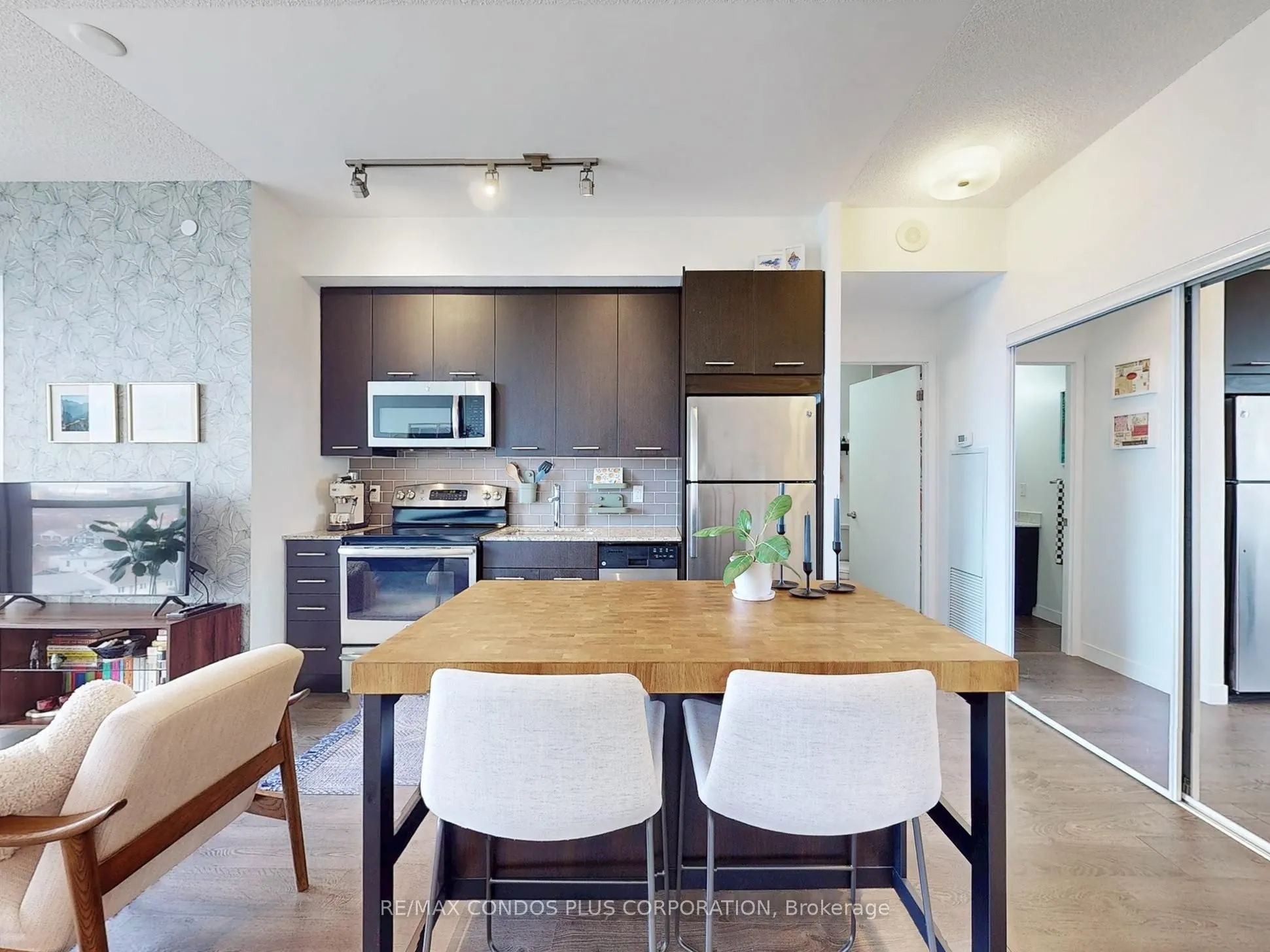 2055 Danforth Avenue, #605