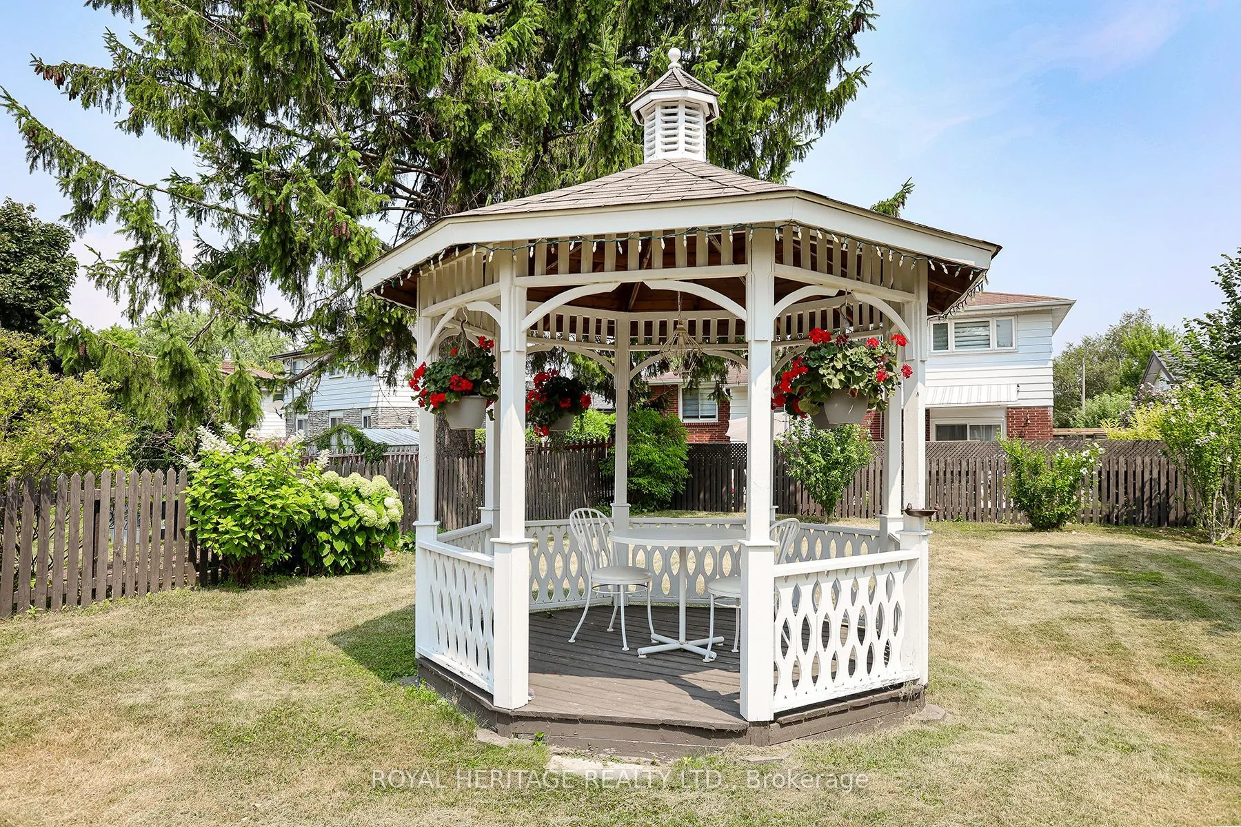 339 Nipigon Street E