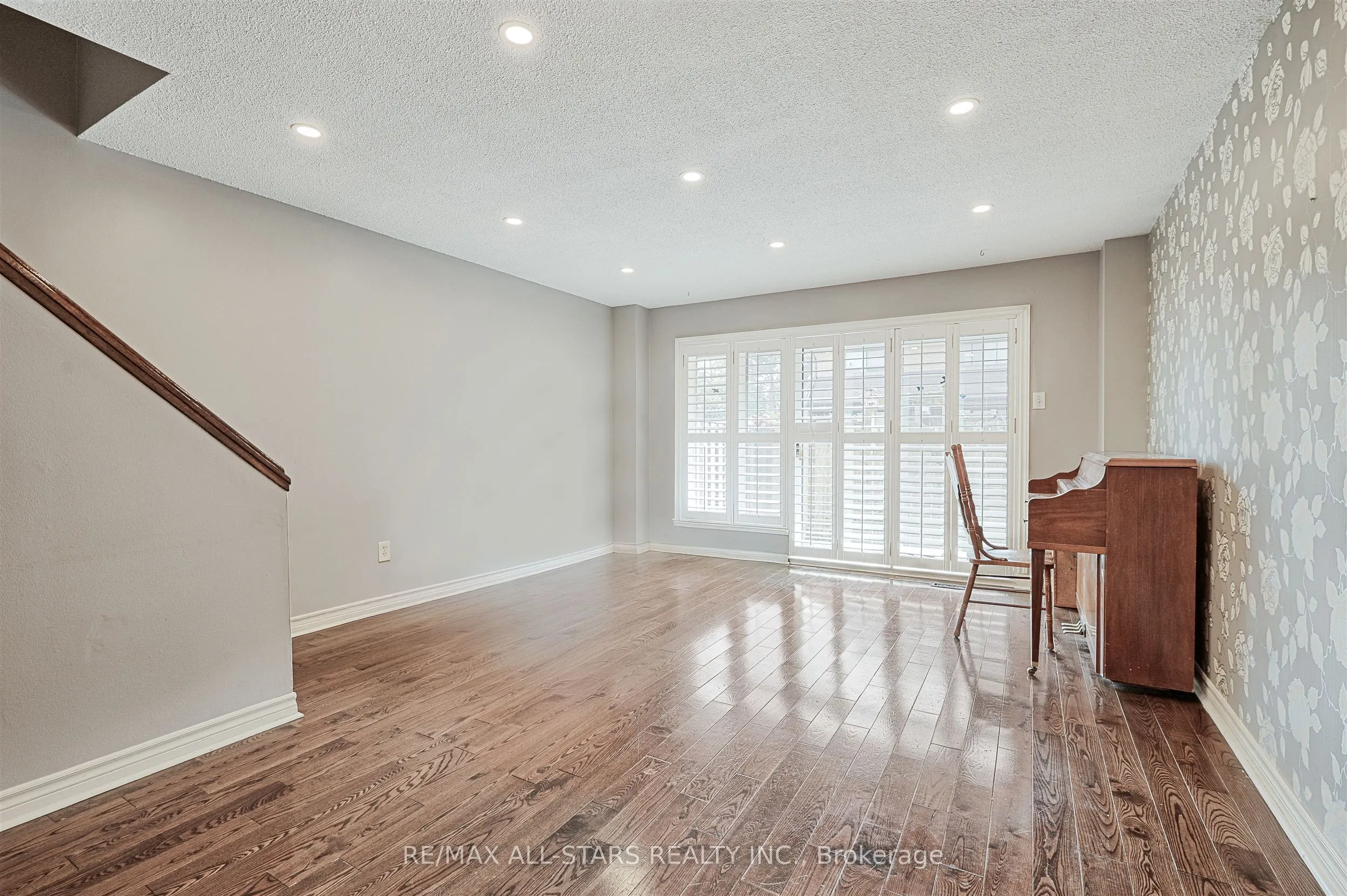 30 Livingston Road, #26