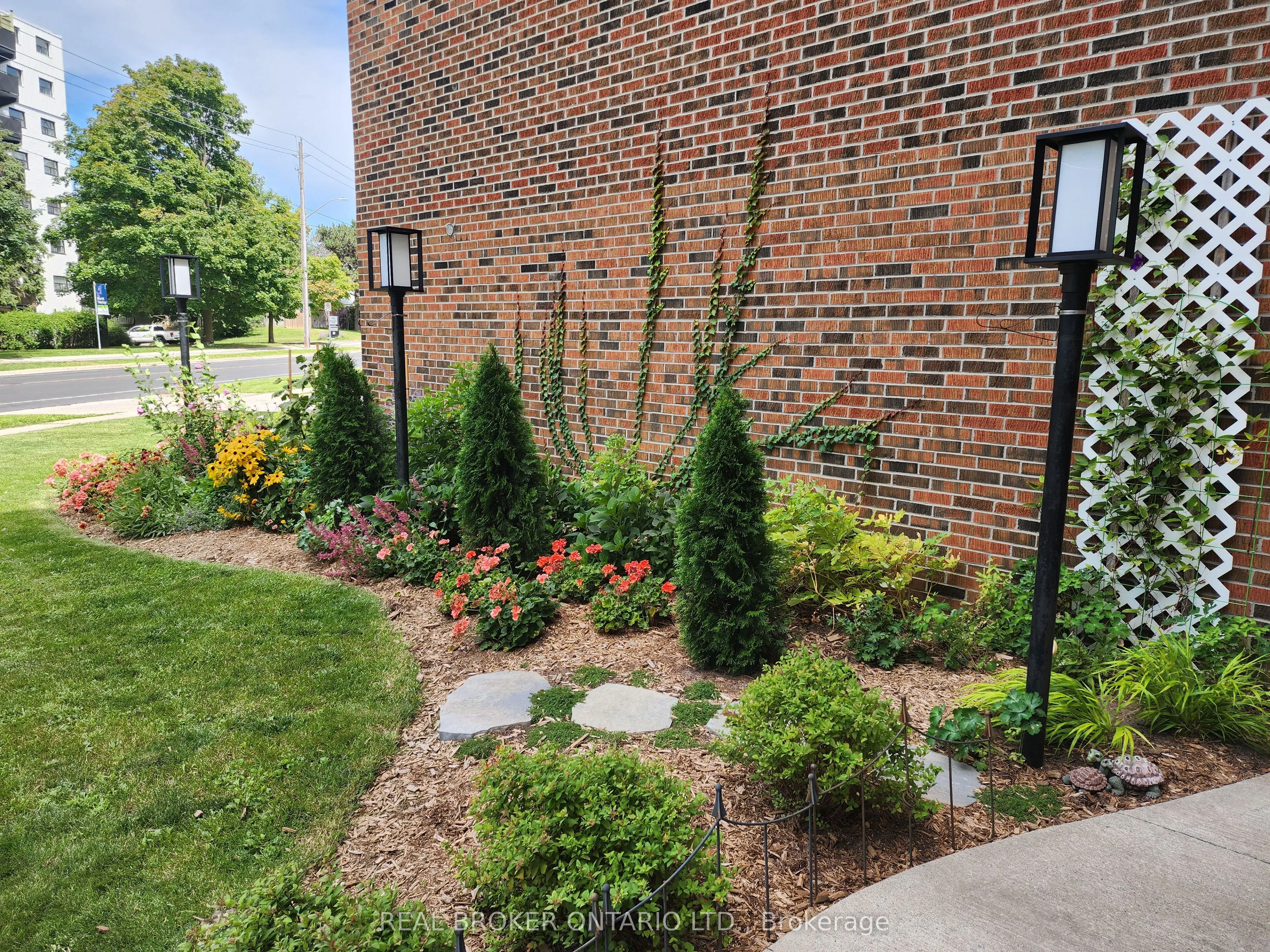 97 Nonquon Road, #102