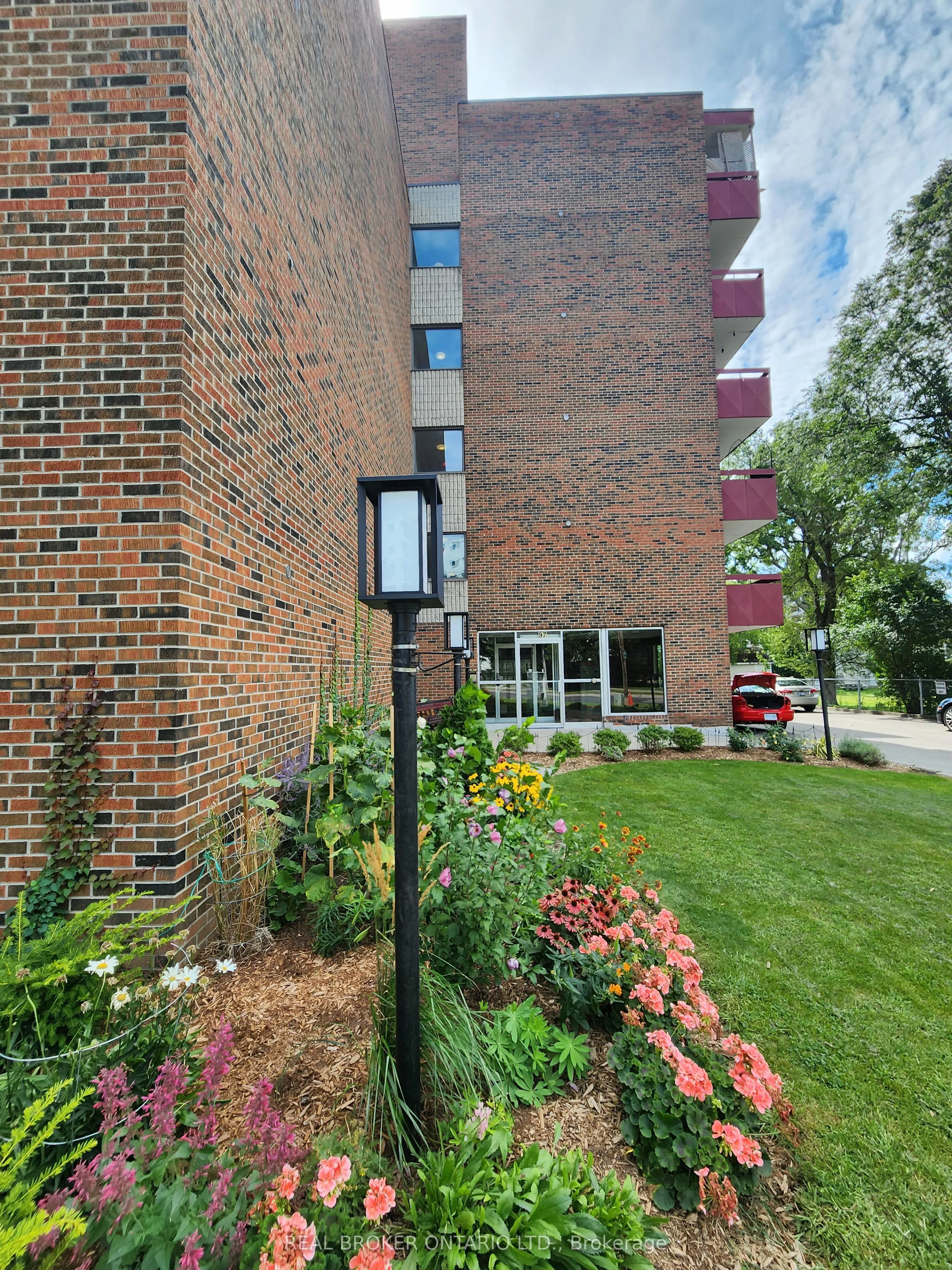 97 Nonquon Road, #102