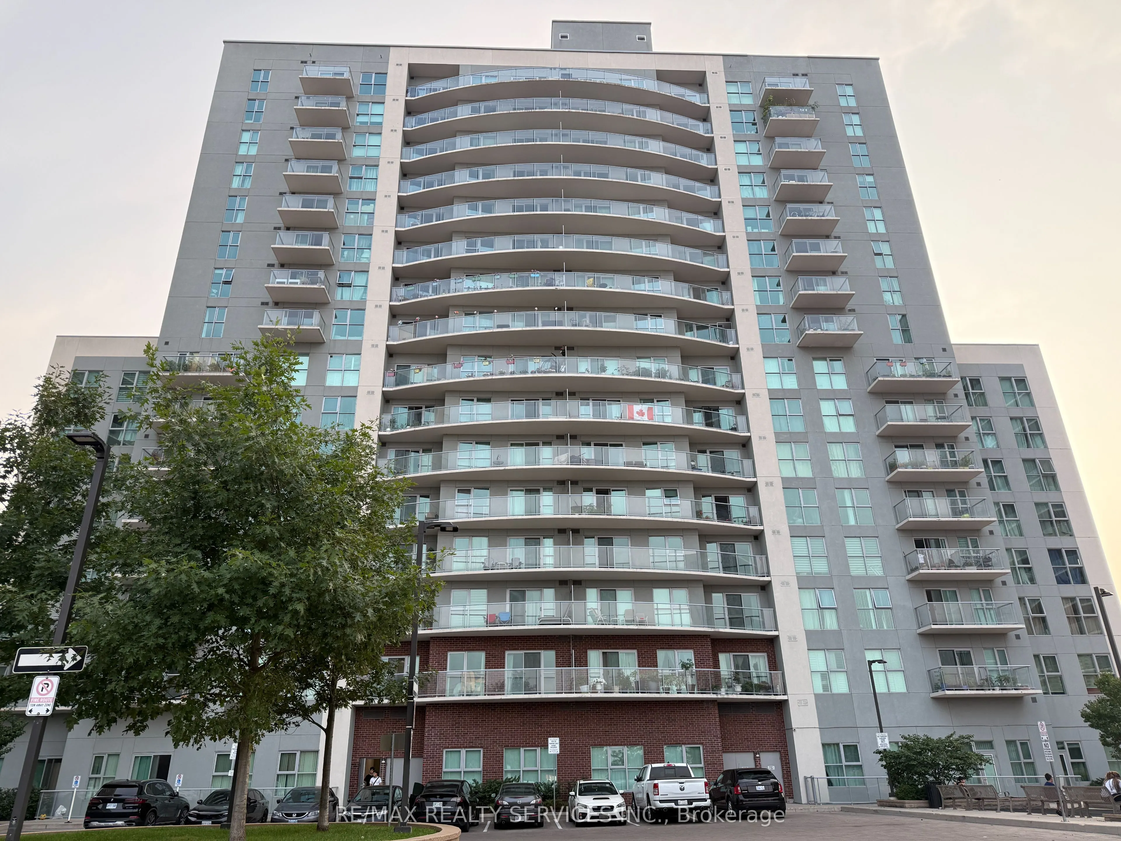 2150 Lawrence Avenue E, #1806