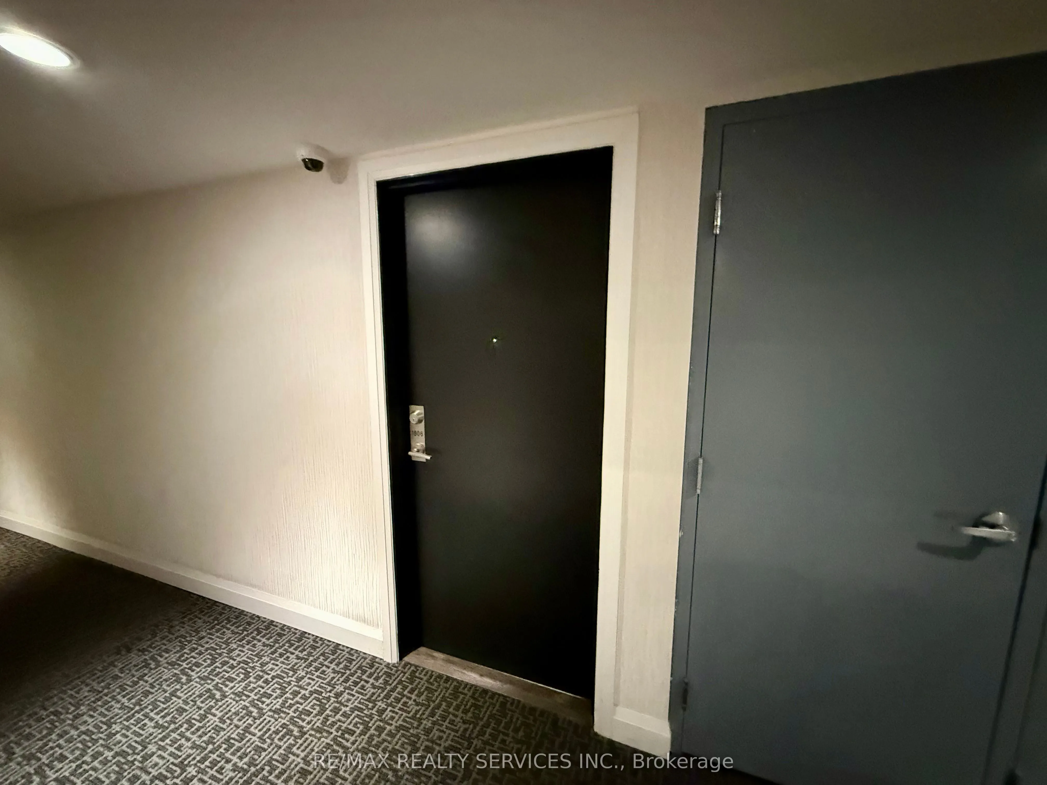 2150 Lawrence Avenue E, #1806