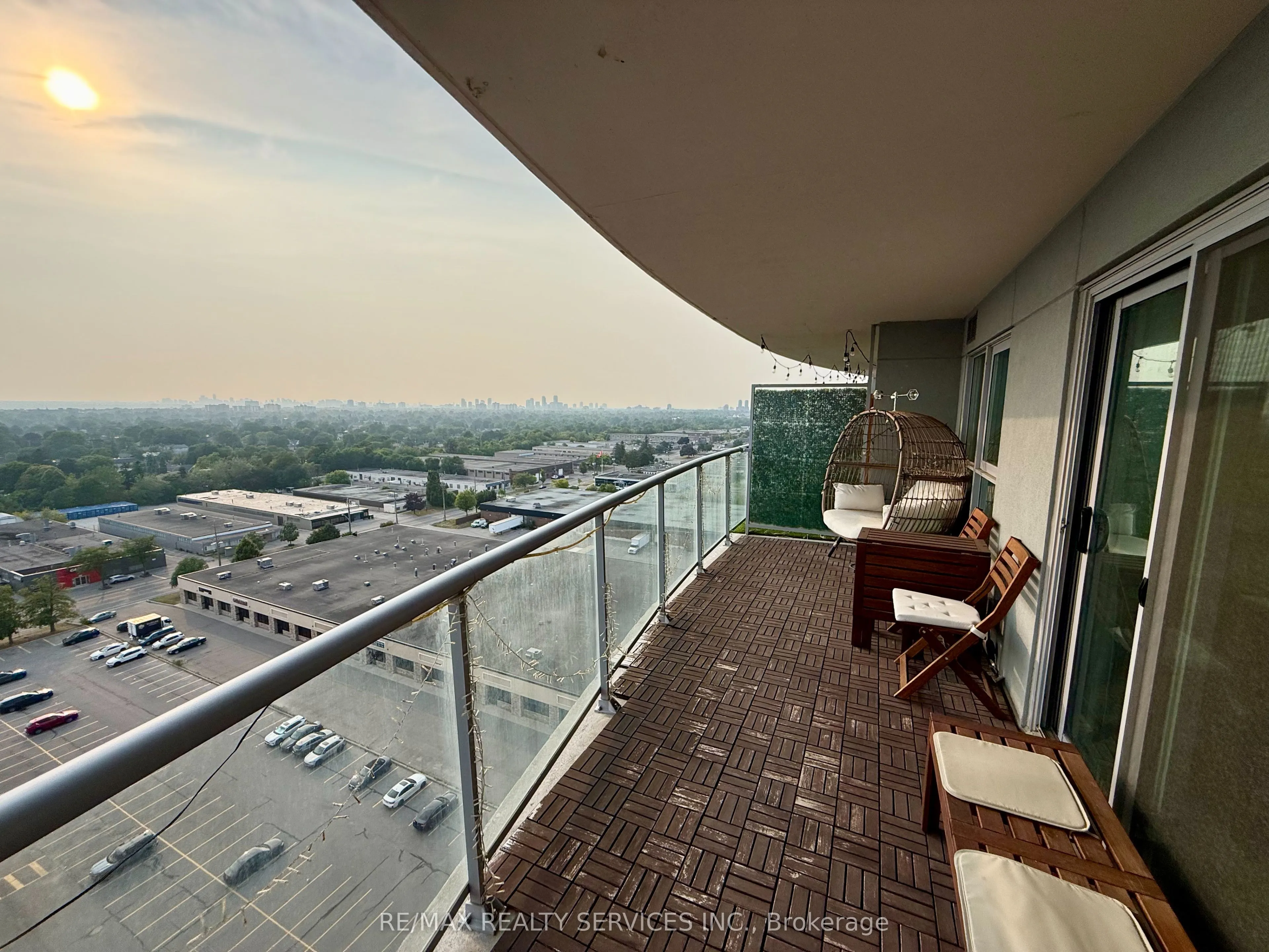 2150 Lawrence Avenue E, #1806