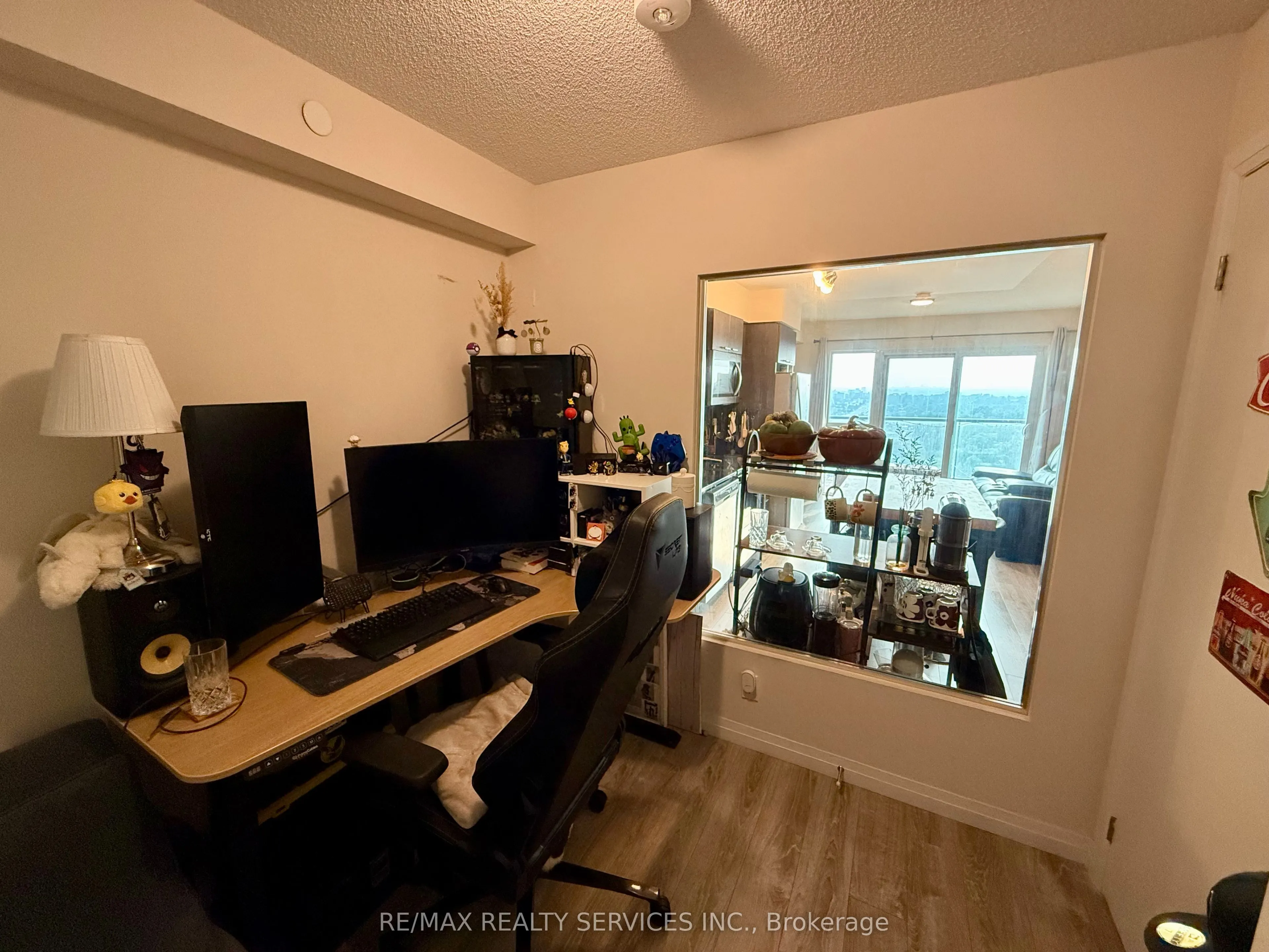 2150 Lawrence Avenue E, #1806