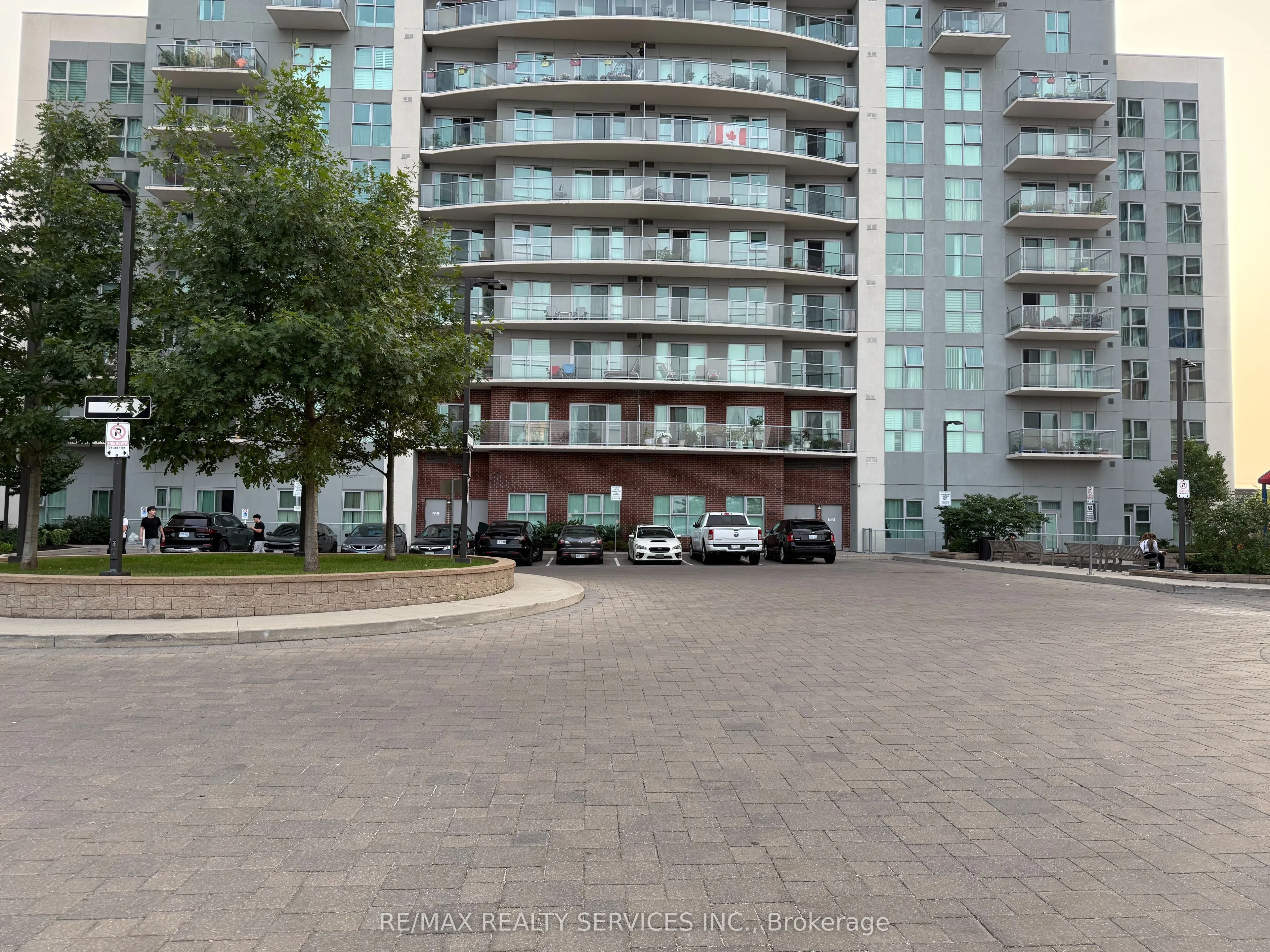 2150 Lawrence Avenue E, #1806