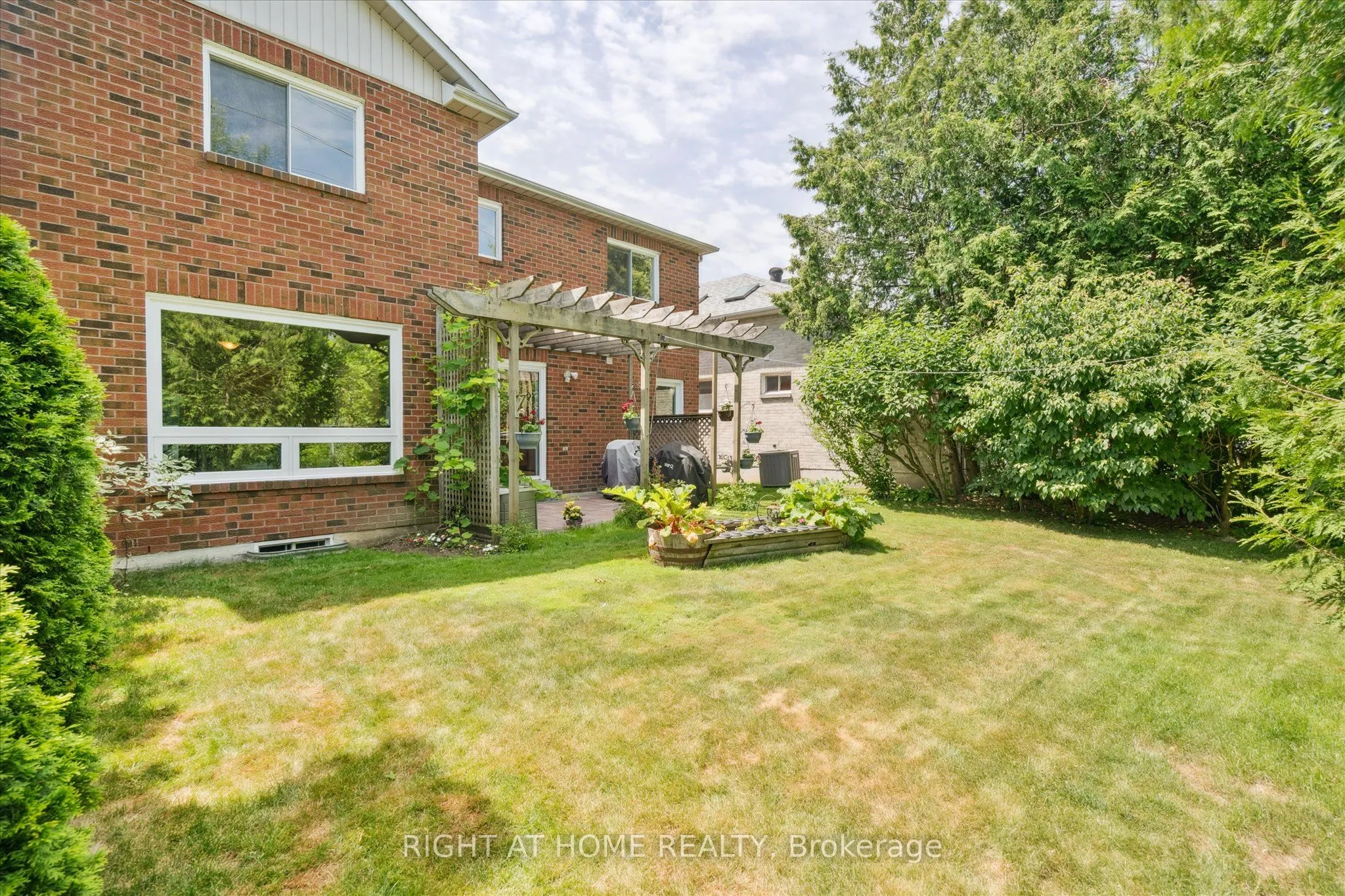 2097 Lynn Heights Drive