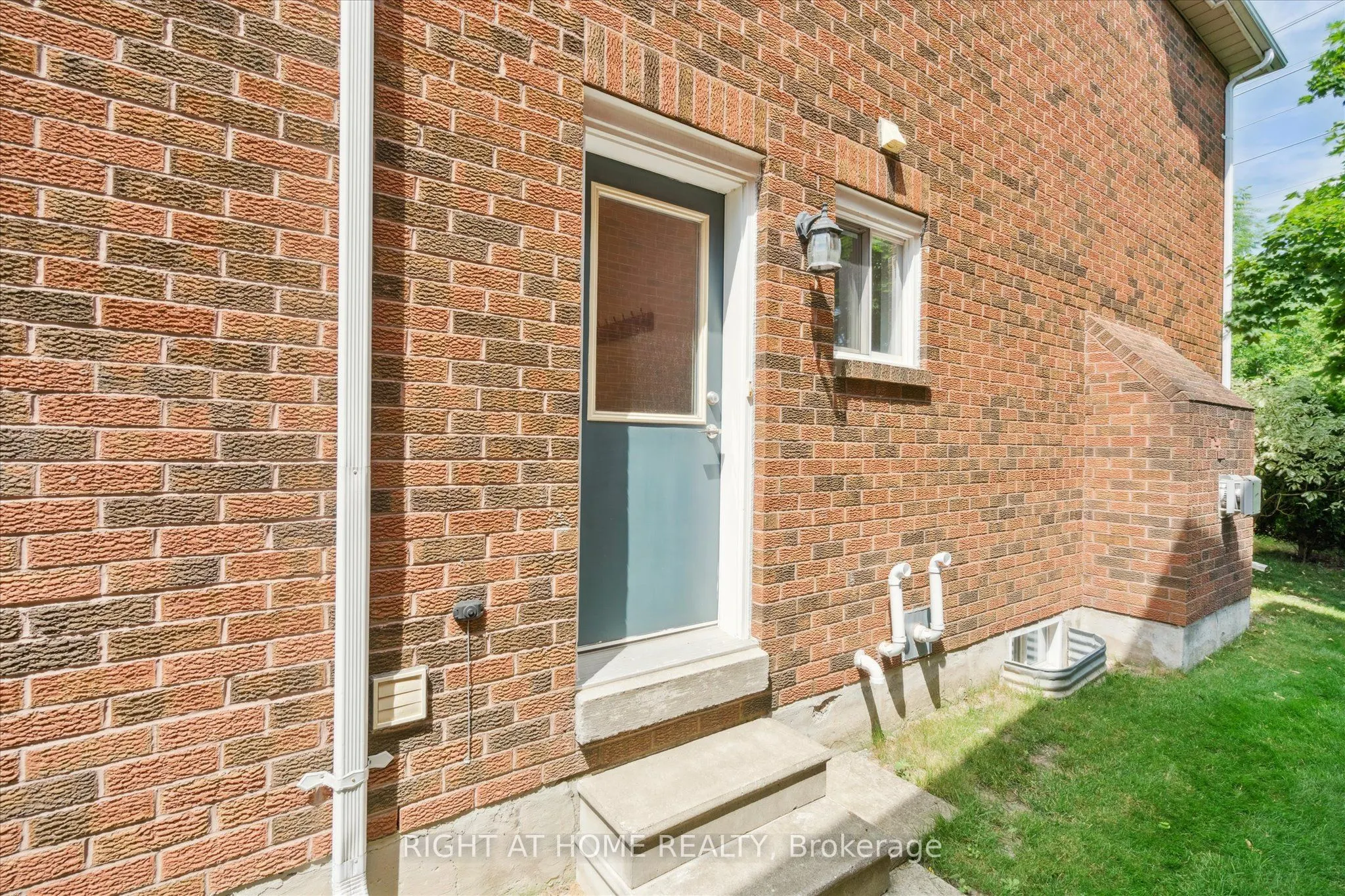 2097 Lynn Heights Drive