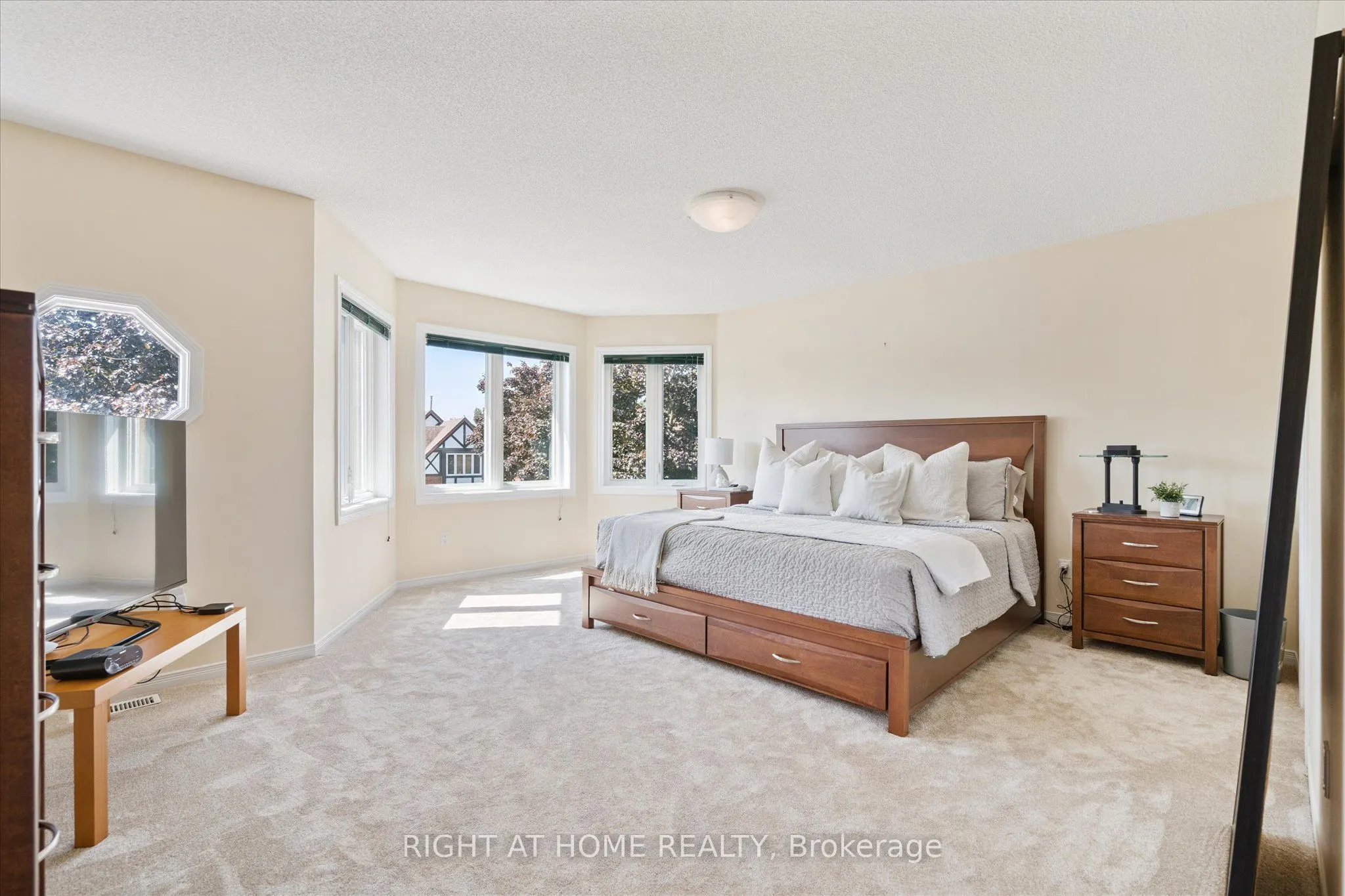 2097 Lynn Heights Drive