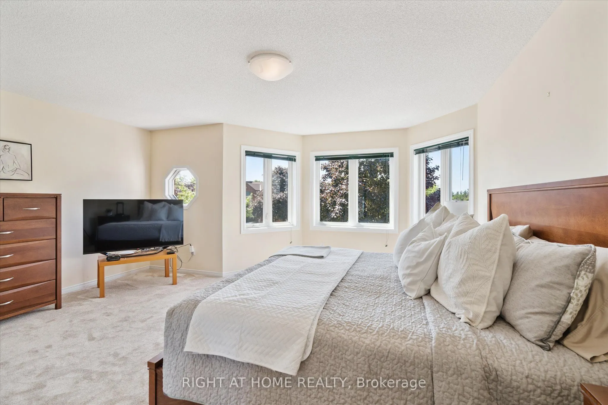 2097 Lynn Heights Drive