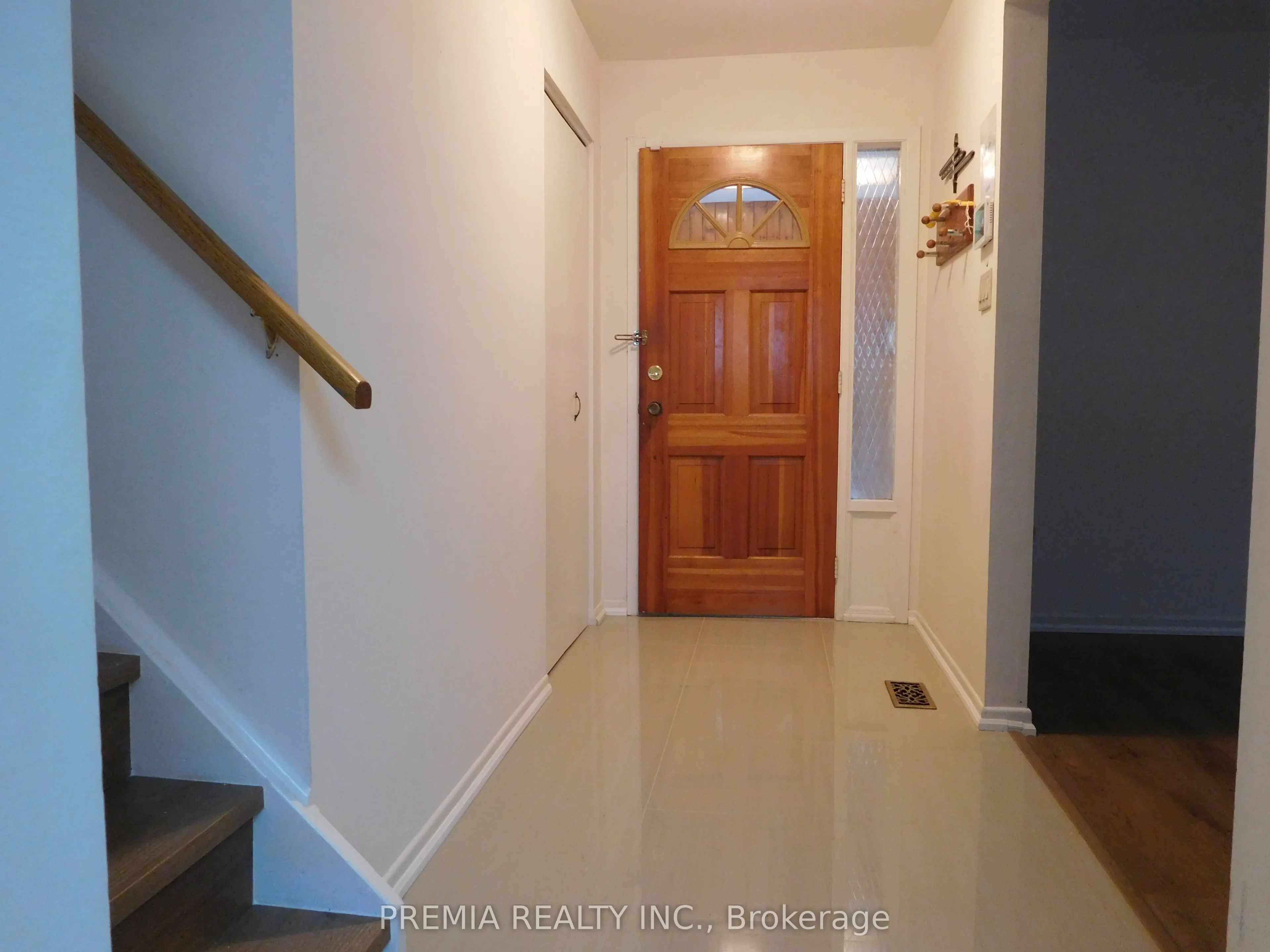 55 Gemshaw Crescent