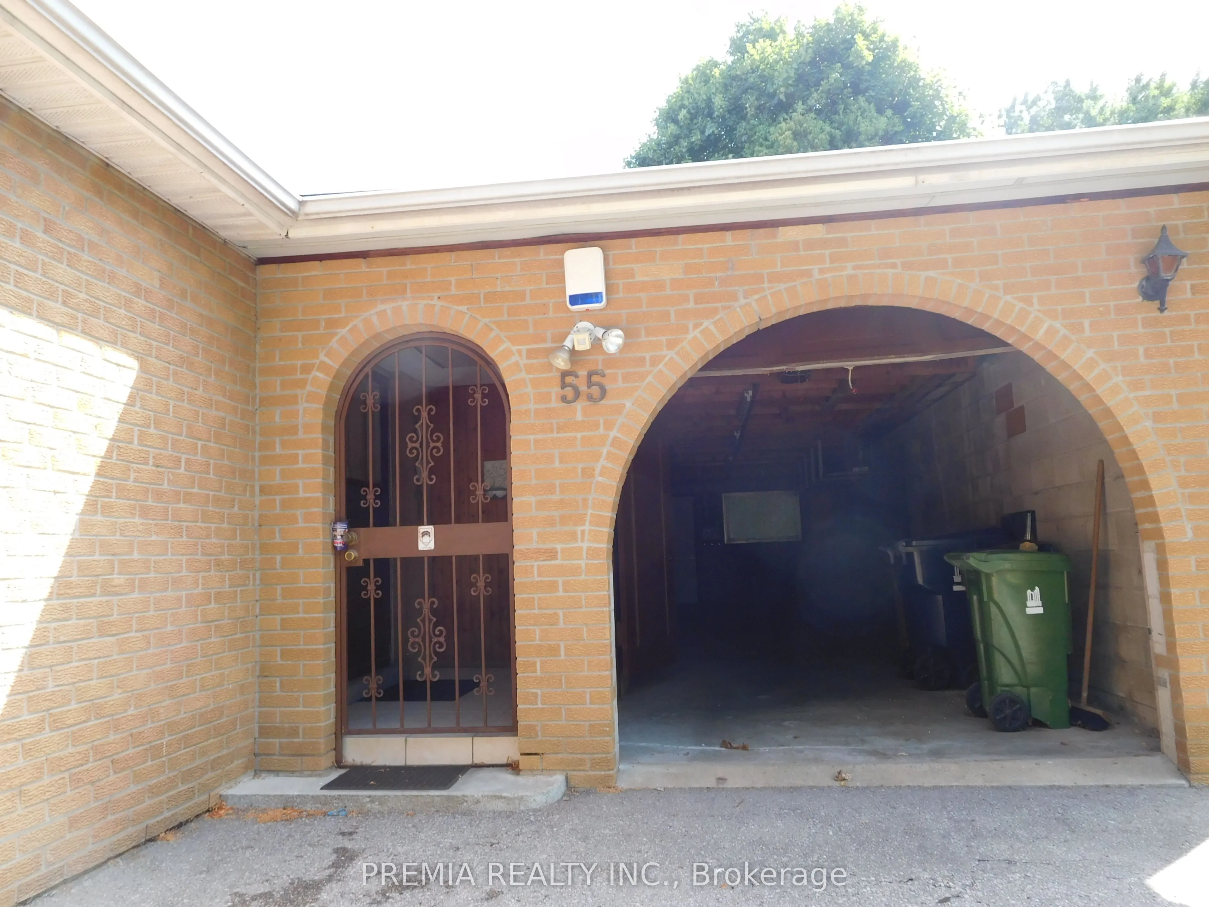 55 Gemshaw Crescent