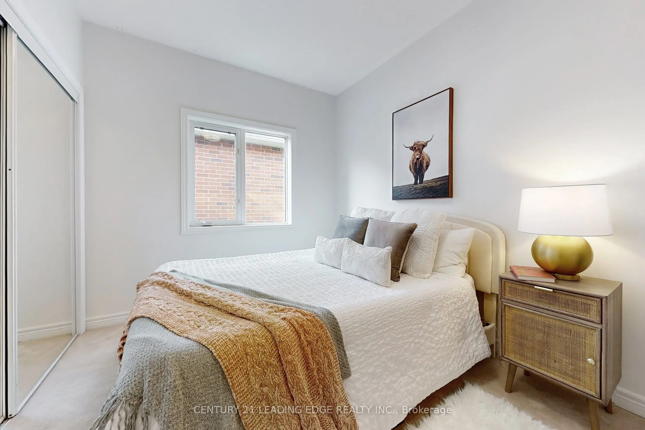 320 Waterbury Crescent