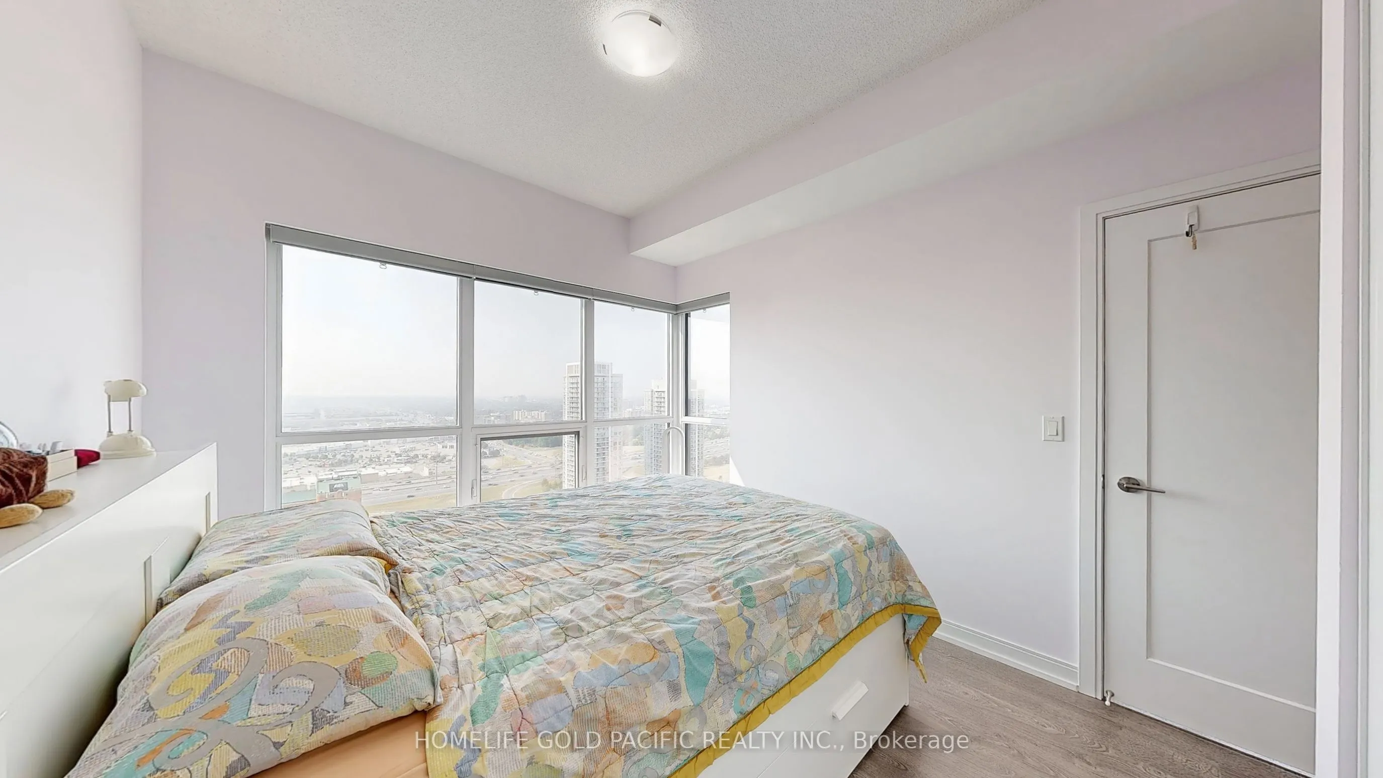 275 Village Green Square, #3423