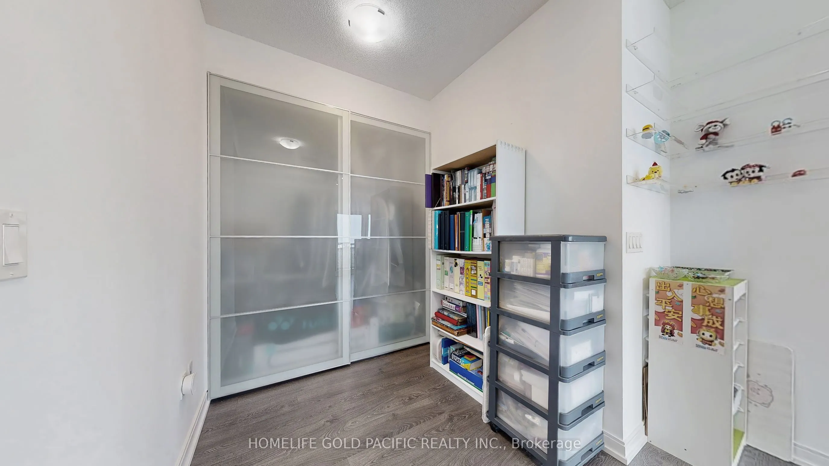 275 Village Green Square, #3423