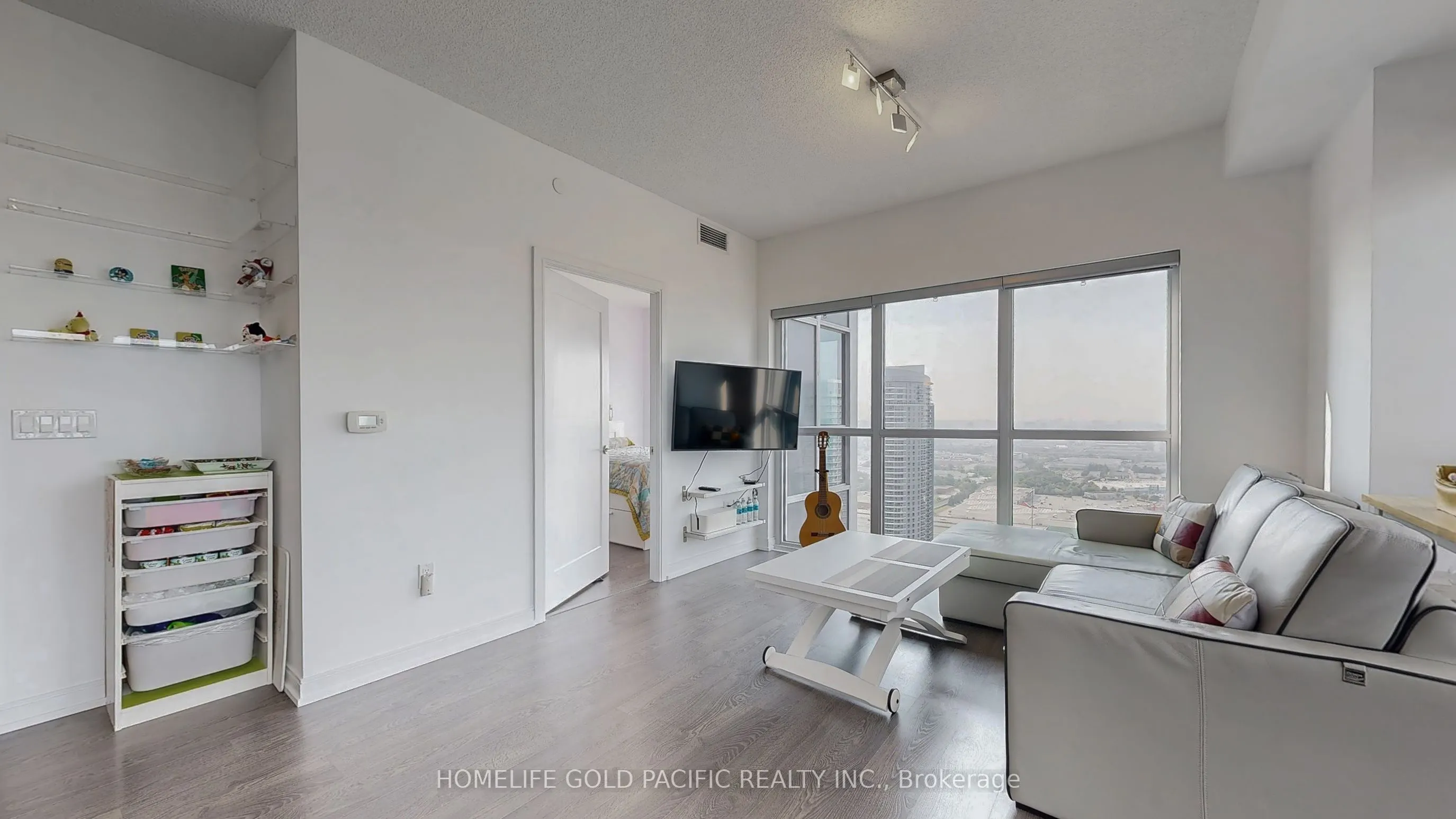 275 Village Green Square, #3423