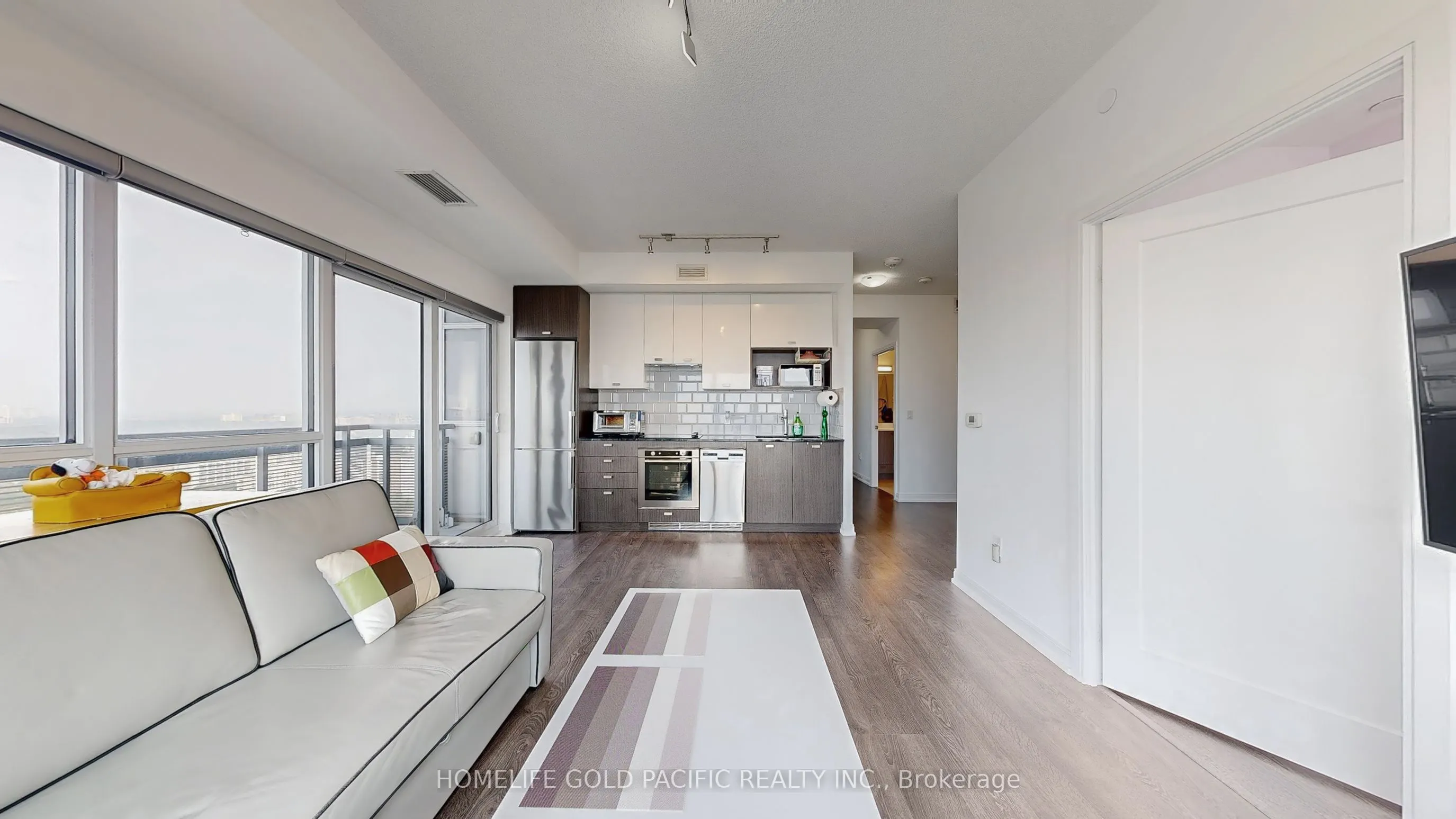 275 Village Green Square, #3423