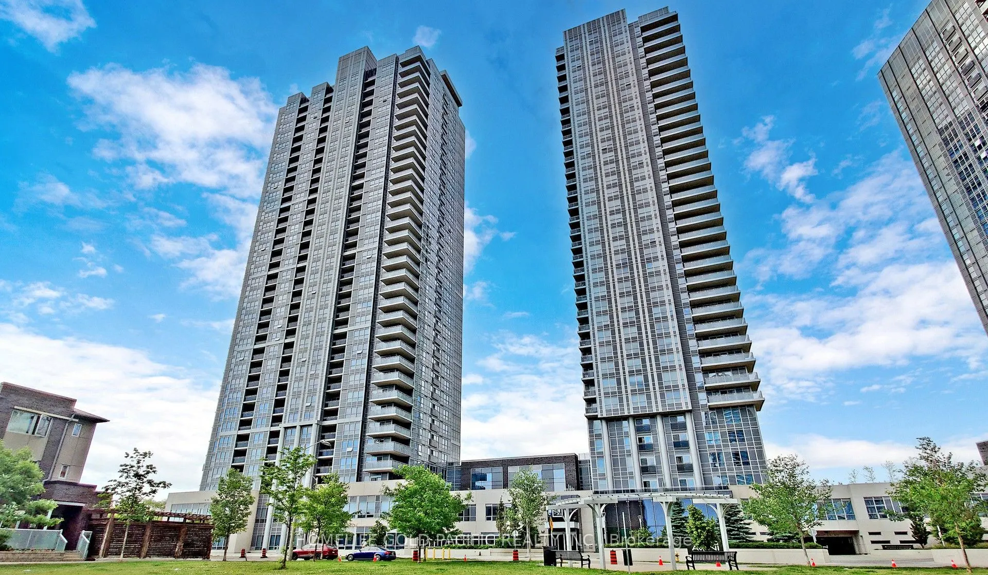275 Village Green Square, #3423