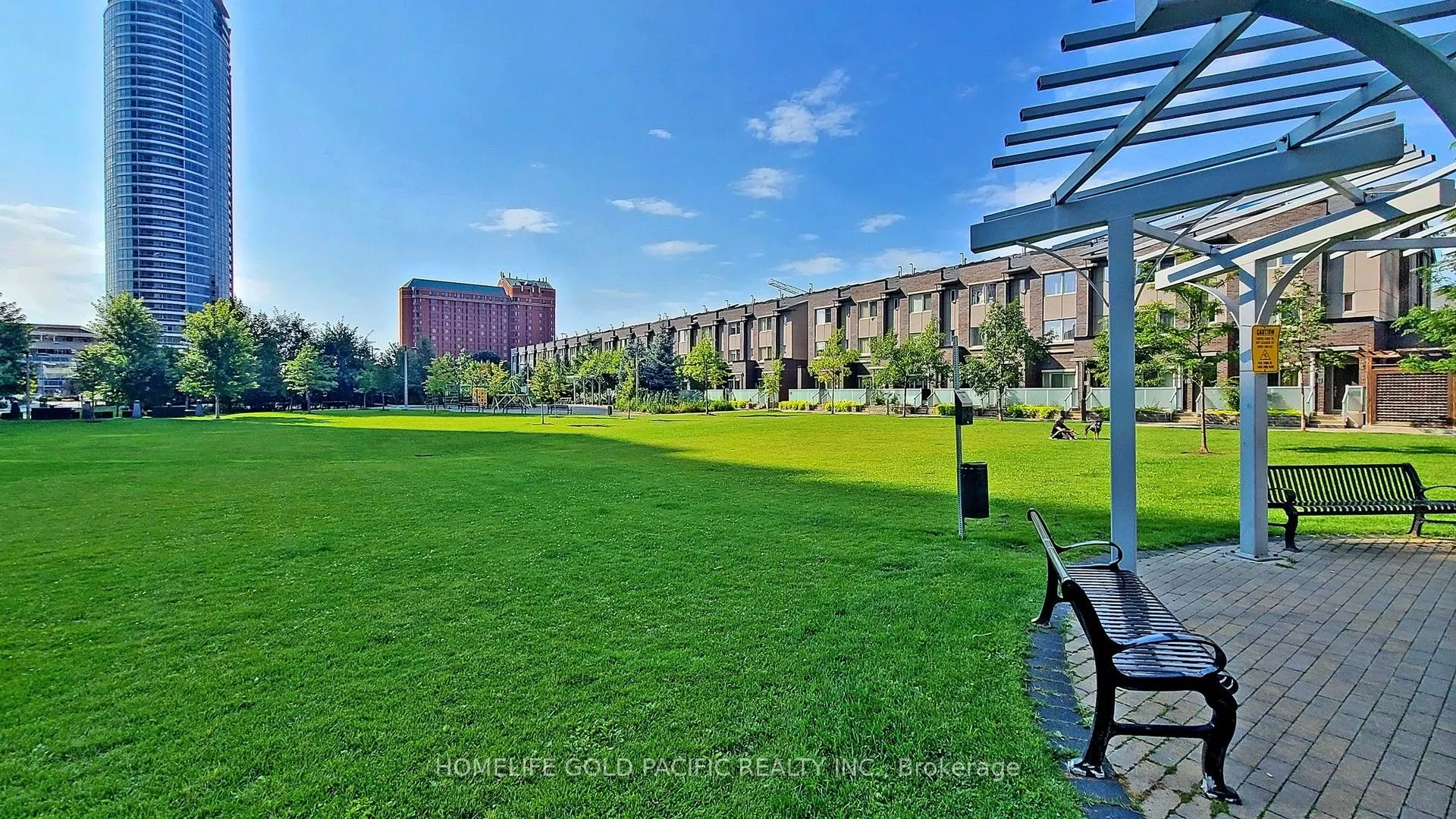 275 Village Green Square, #3423