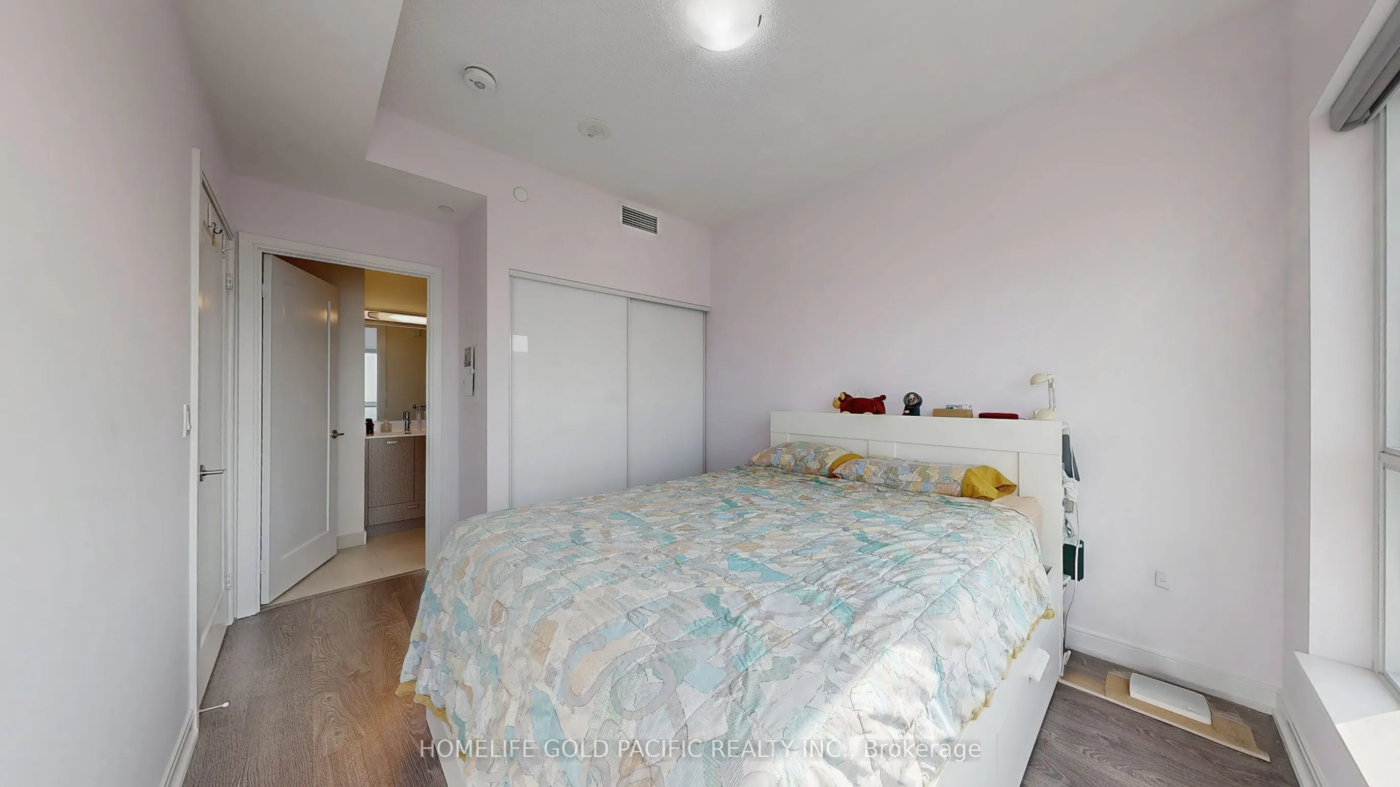 275 Village Green Square, #3423