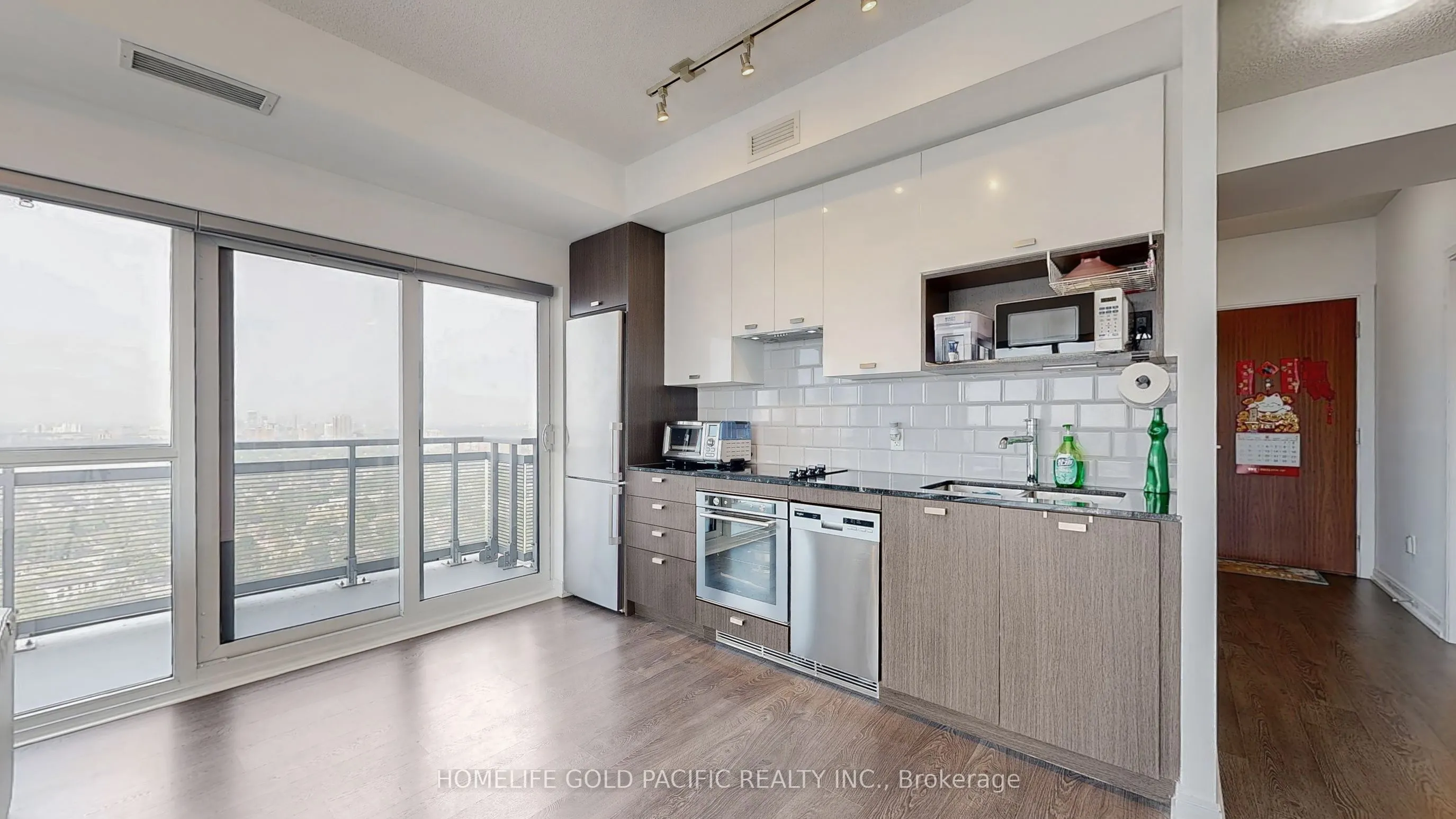 275 Village Green Square, #3423