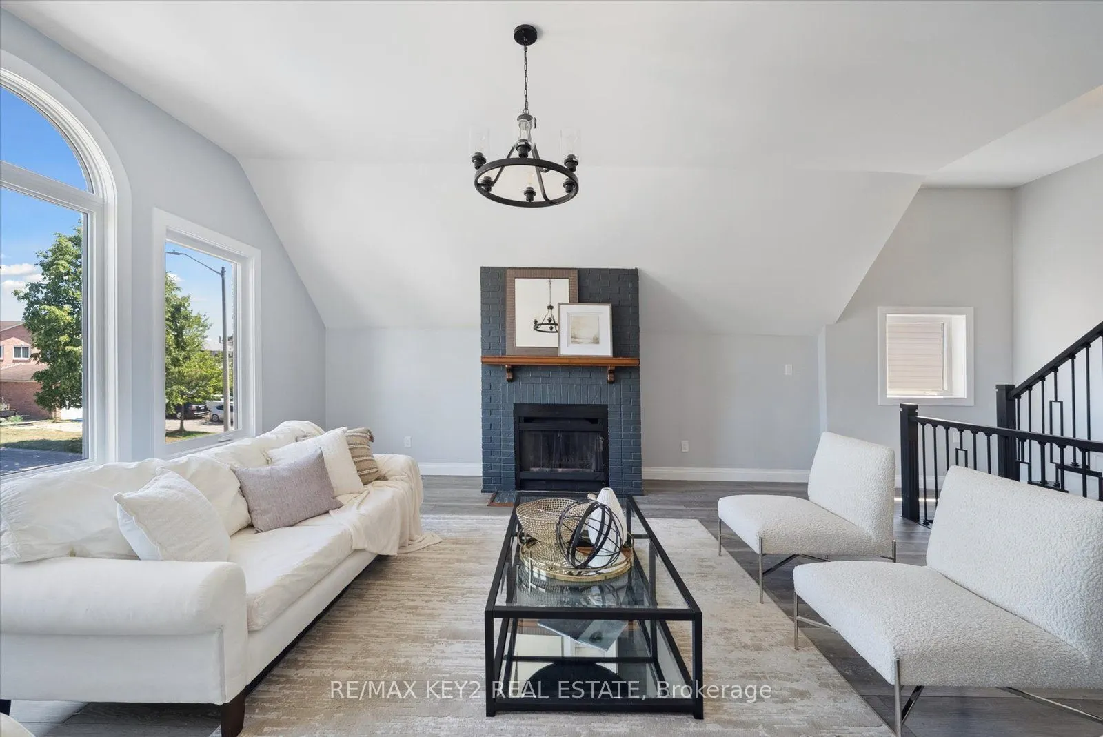 2284 Chapman Court