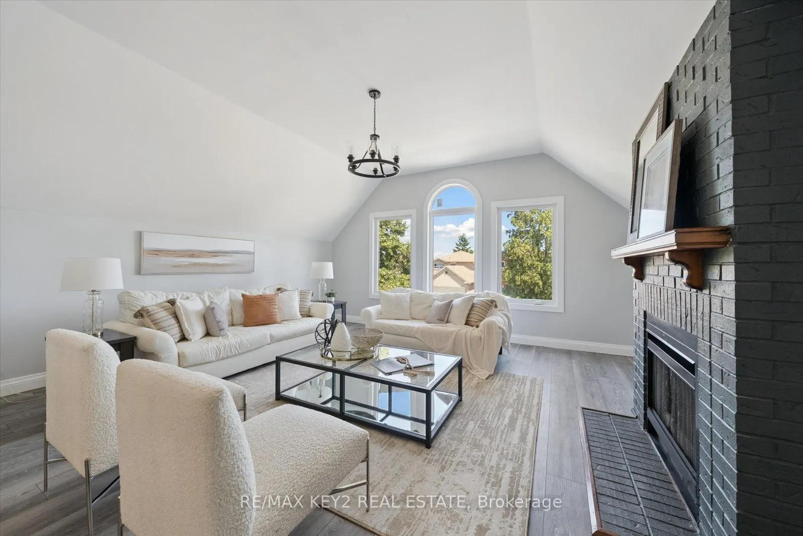 2284 Chapman Court