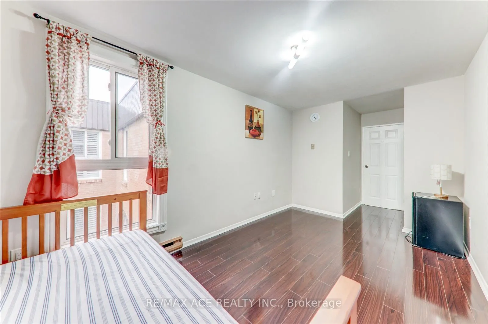 100 Mornelle Court, #2033