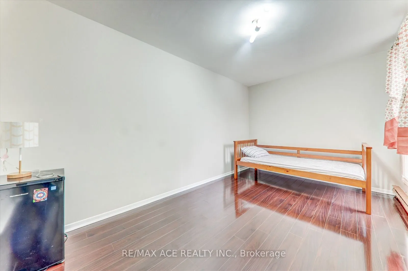 100 Mornelle Court, #2033