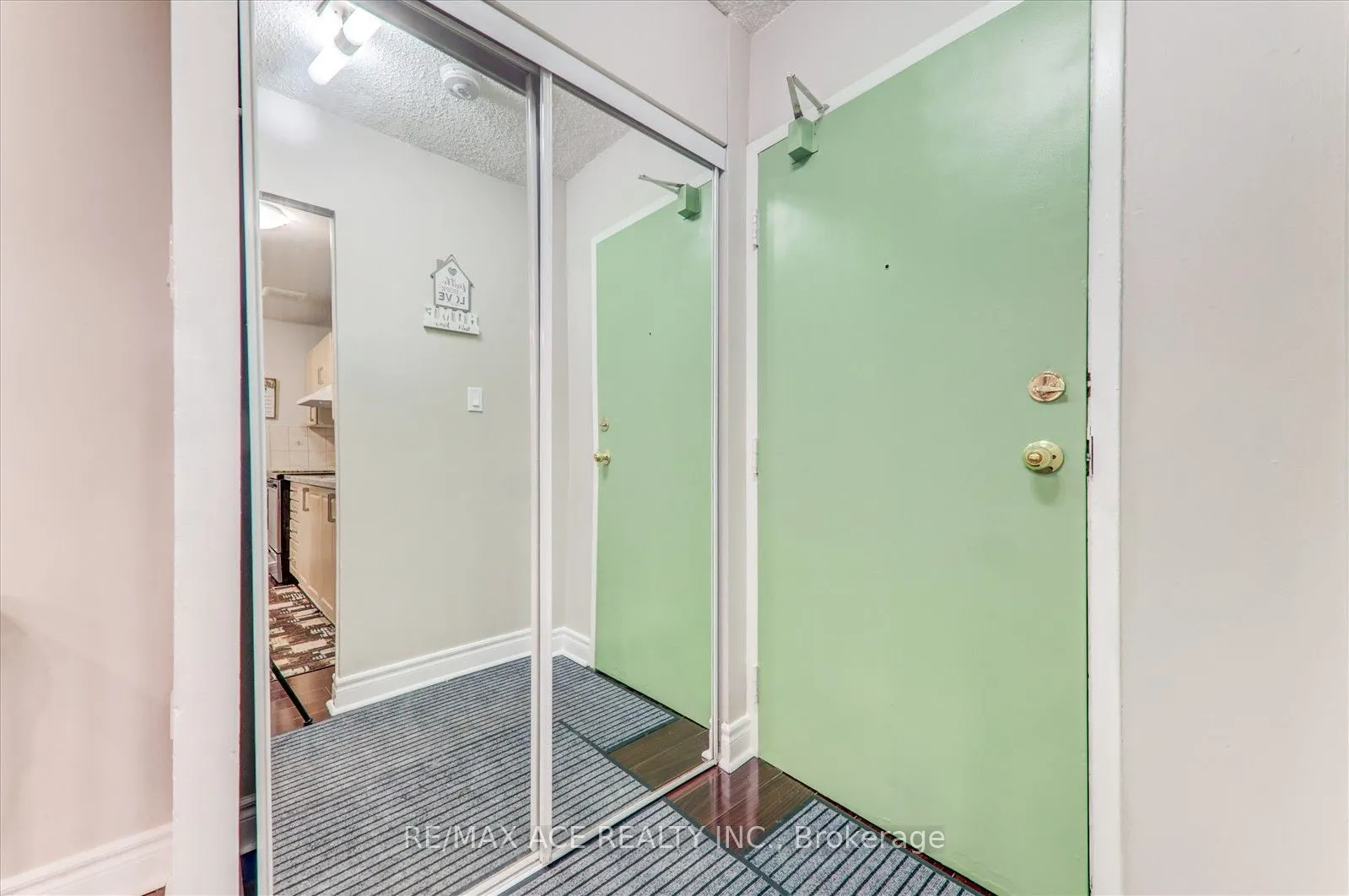 100 Mornelle Court, #2033