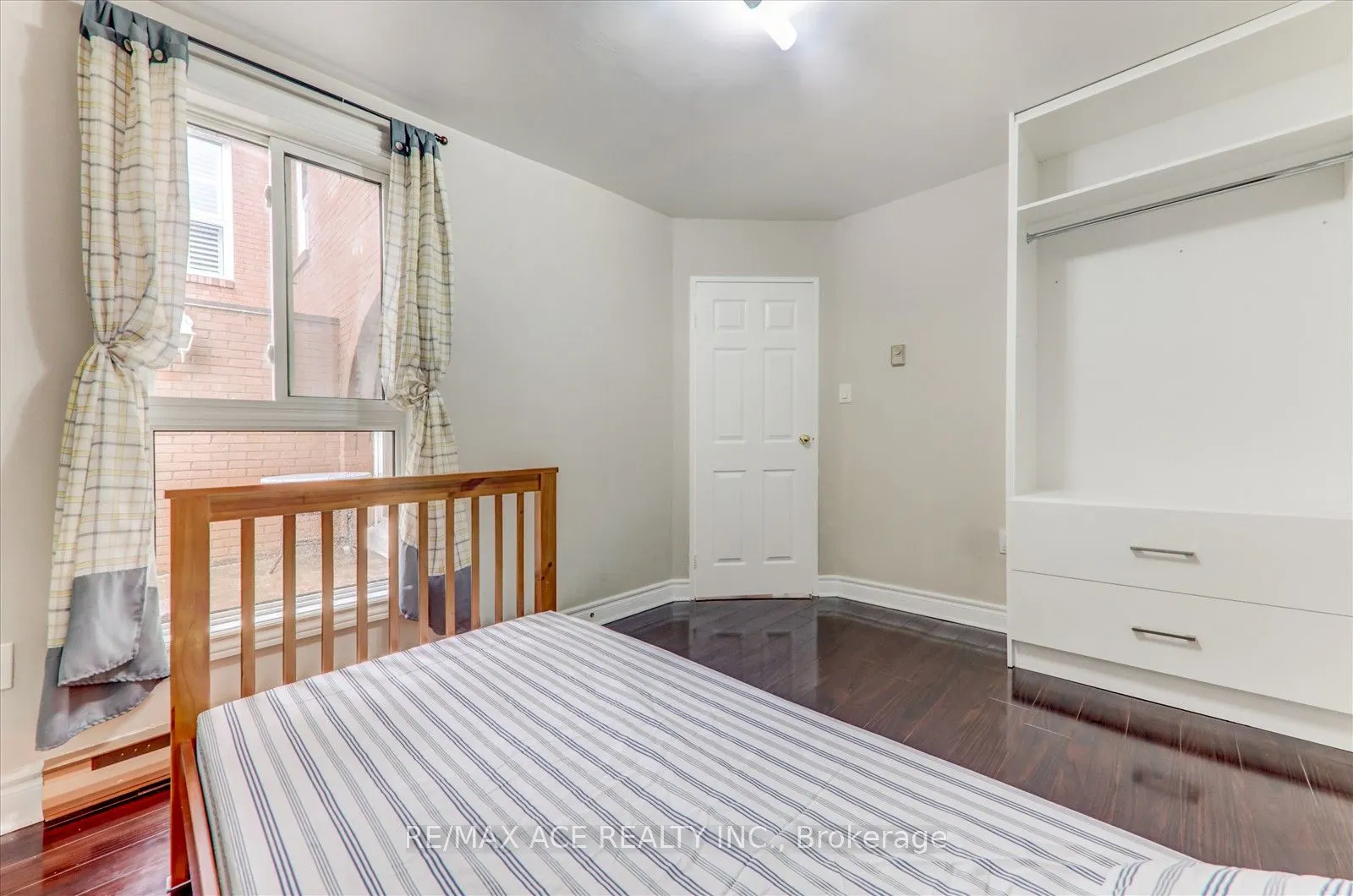 100 Mornelle Court, #2033